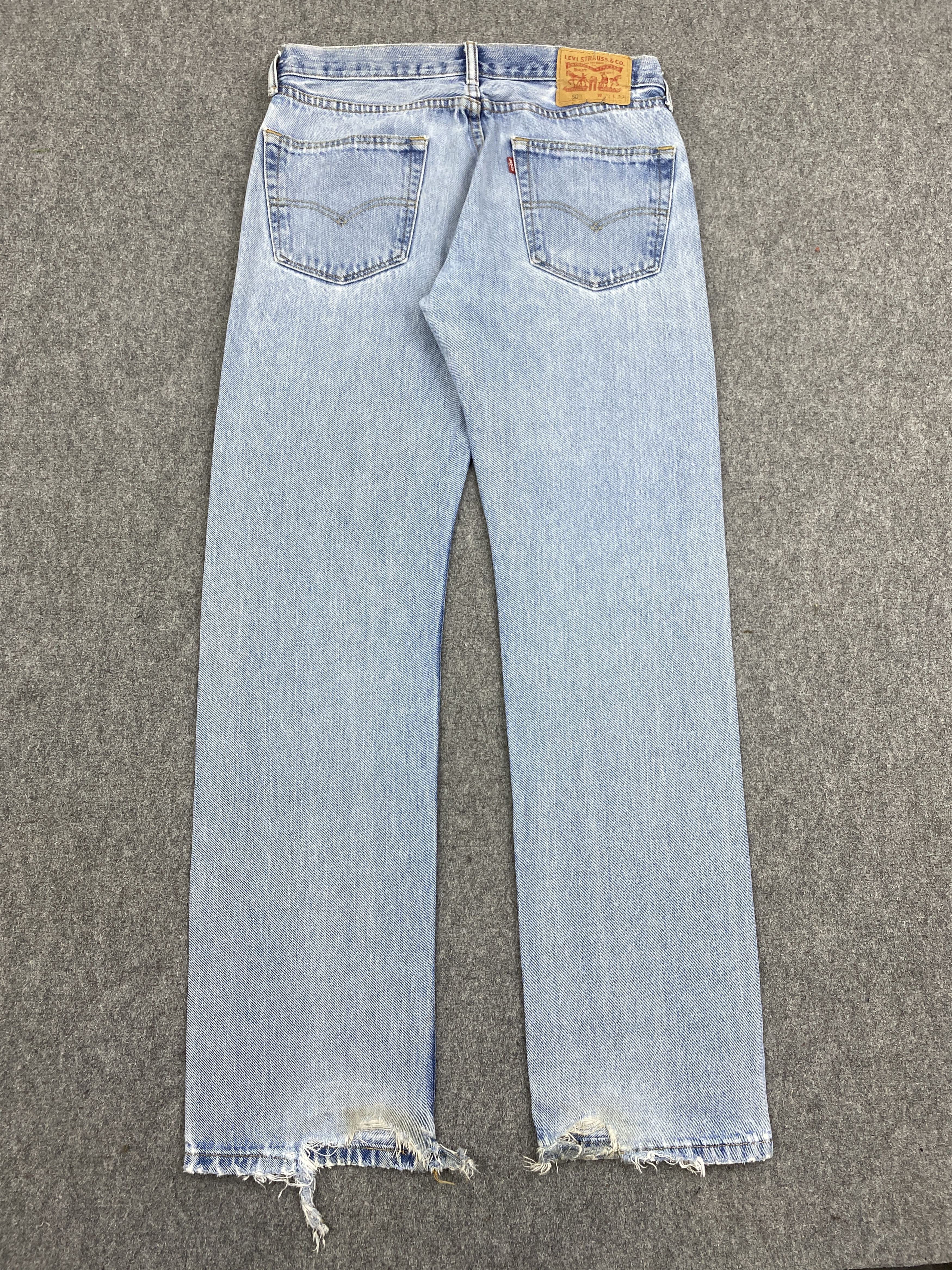 Levi's Vintage Levi's 501 Light Blue Jeans DP2769 Size US 32 / EU 48 - 3 Thumbnail