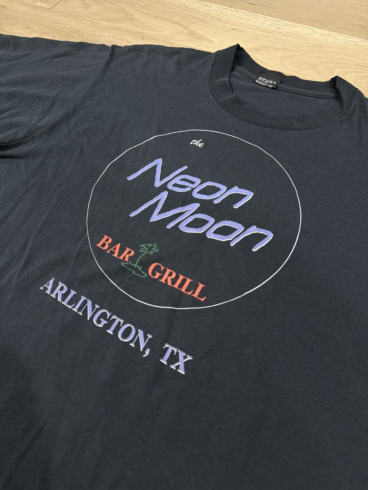 Other Vintage 90s Neon Moon Bar Grill Single Stitch T Shirt Black Size US XL / EU 56 / 4 - 3 Thumbnail