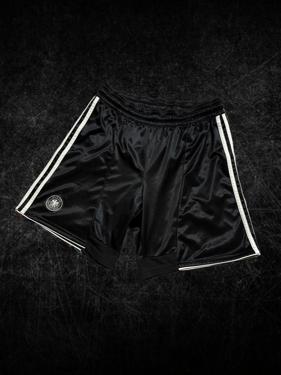 Adidas vintage Adidas deutscher fussball-bund SPORTWEAR shorts Size US 34 / EU 50 - 1 Thumbnail