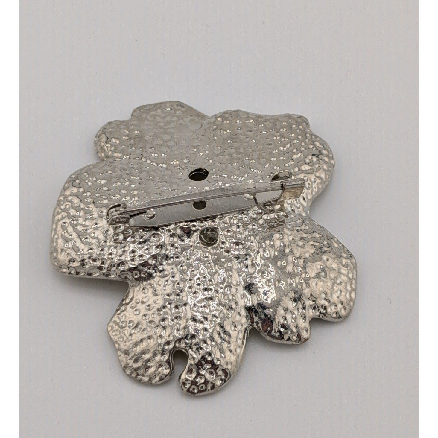Other Vintage Floral Brooch Silver Tone With Cream Enamel (Missing Size ONE SIZE - 6 Thumbnail