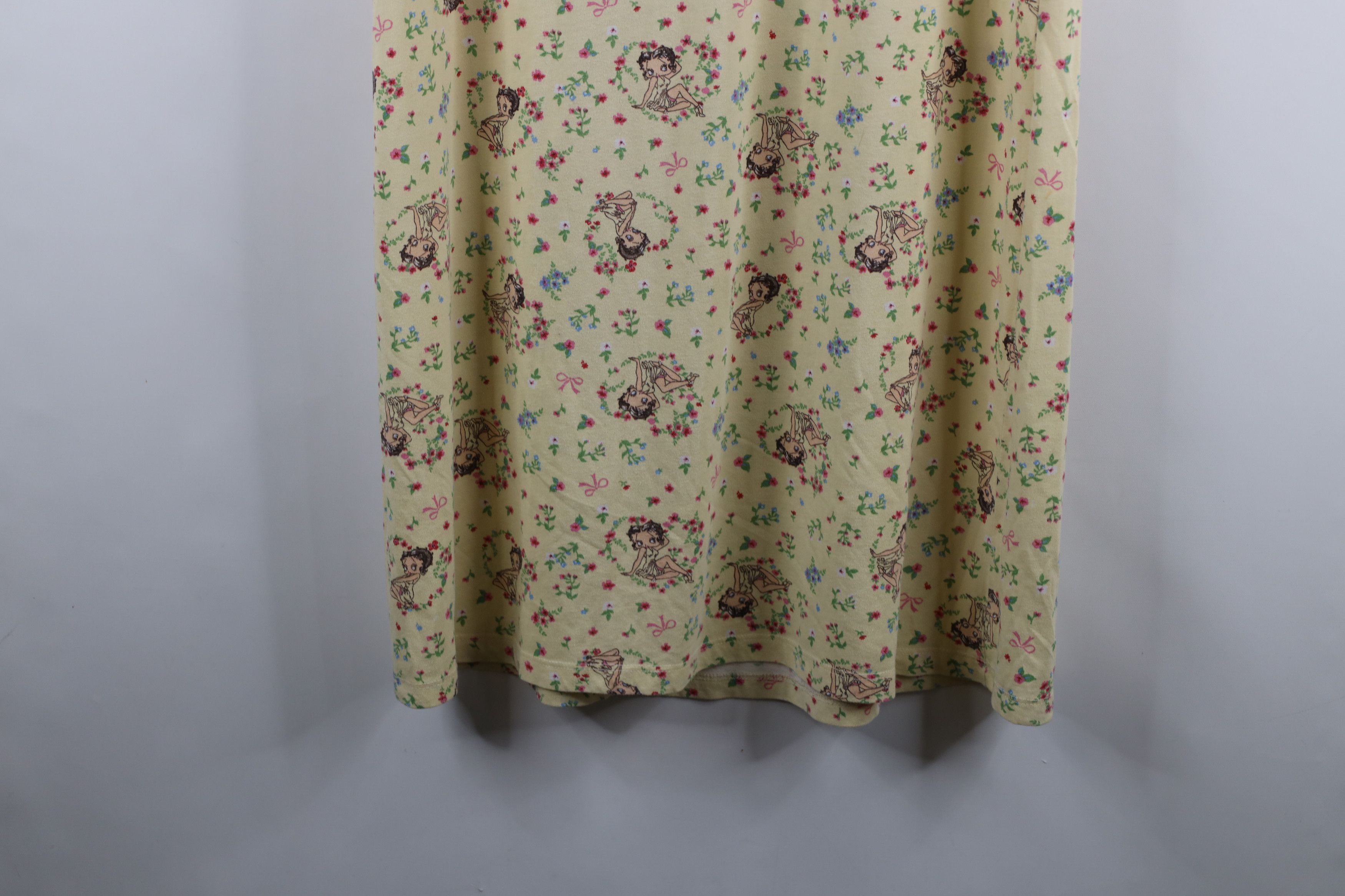 Vintage Vintage Y2K Betty Boop Over Print Flower Night Gown T-Shirt Size M / US 6-8 / IT 42-44 - 14 Thumbnail