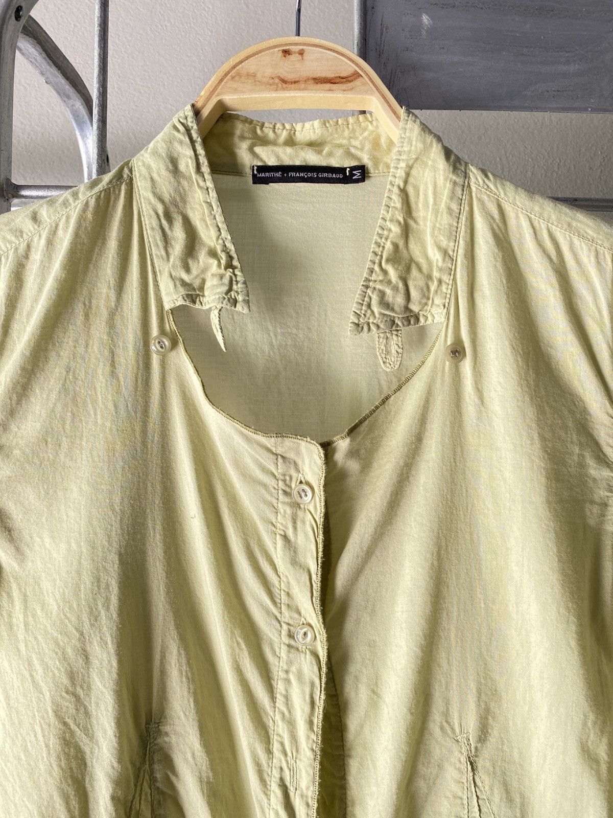 Marithe + Francois Girbaud MARITHE + FRANCOIS GIRBAUD Light Yellow Button-Up Blouse Size ONE SIZE - 9 Thumbnail