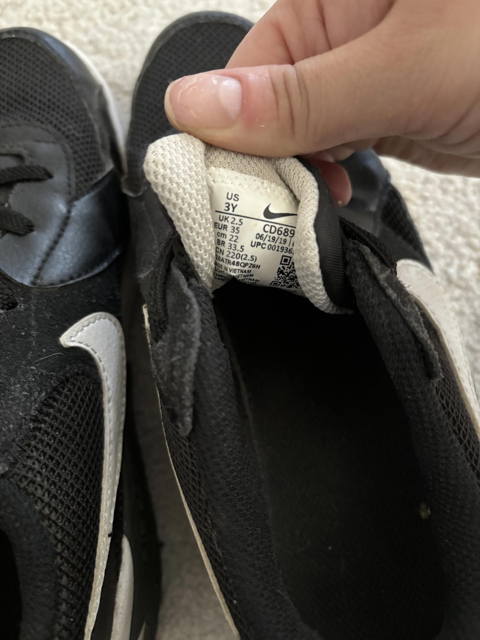 Nike Nike Air Max Kids' Running Shoes - Size 3Y - Black/White W5 Size US 5 / IT 35 - 4 Thumbnail