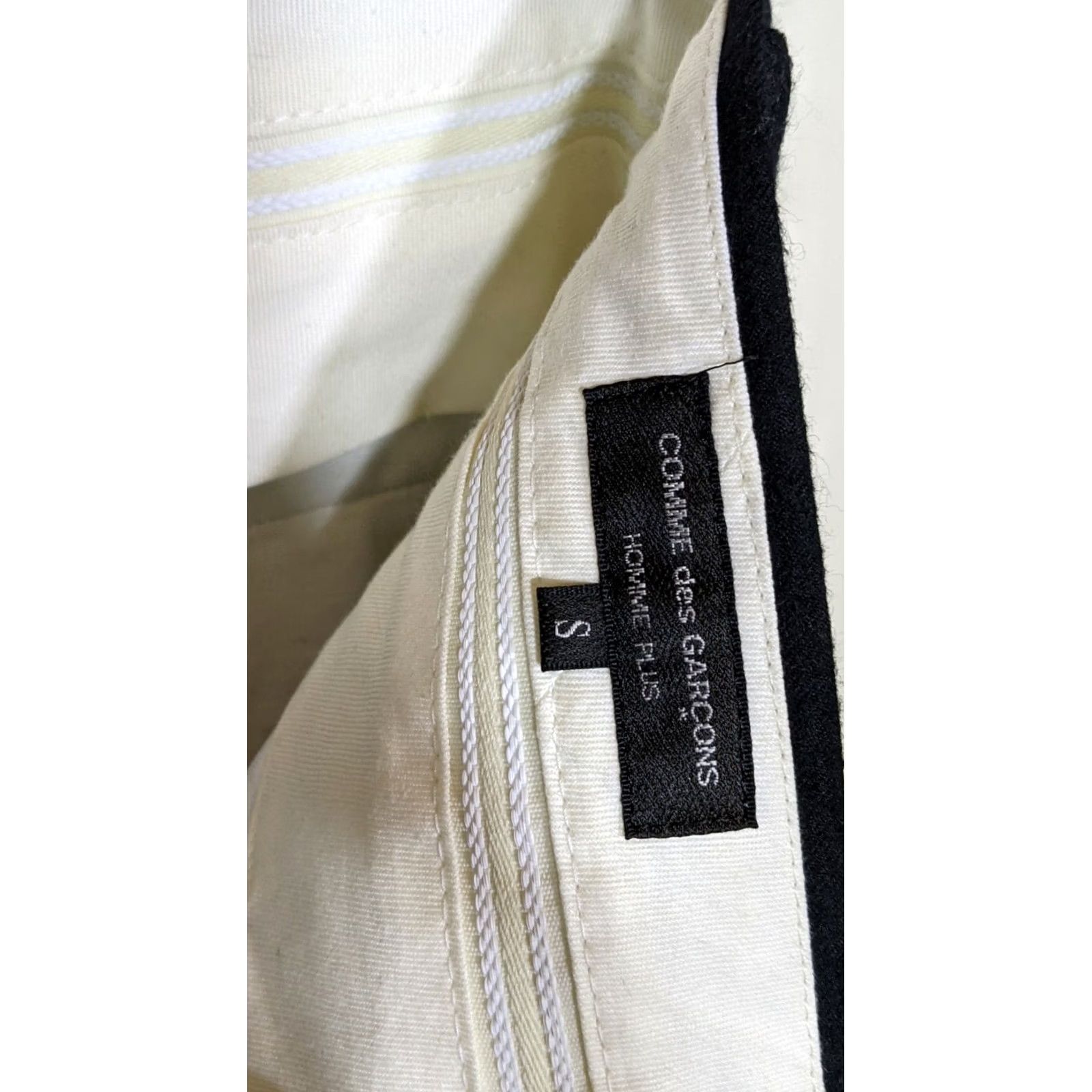 Comme des Garcons Girl VINTAGE Comme Des Garcons Homme Plus 2016 Black Wool Roll Cuff Shorts S Japan Mens Shorts Wool Black S 2010s Size US 29 - 4 Thumbnail