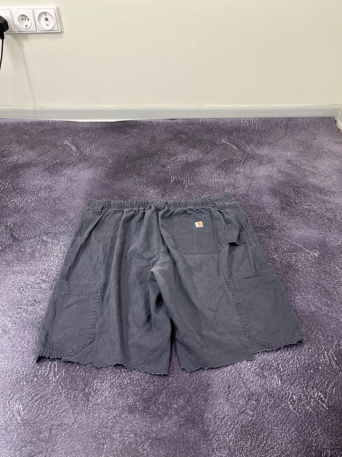 Carhartt × Vintage Vintage Carhartt Y2K Grey Hype Cropped Baggy Shorts Size US 34 / EU 50 - 3 Thumbnail