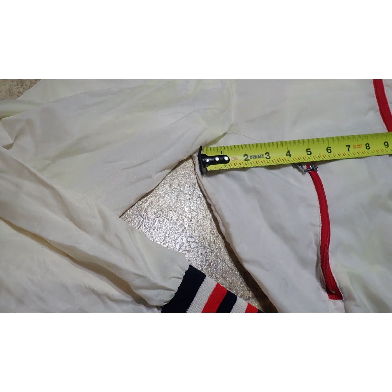 Vintage VINTAGE 80s CAMPUS Outerwear Full Zip White Satin Windbreaker Jacket USA M Size US M / EU 48-50 / 2 - 7 Thumbnail