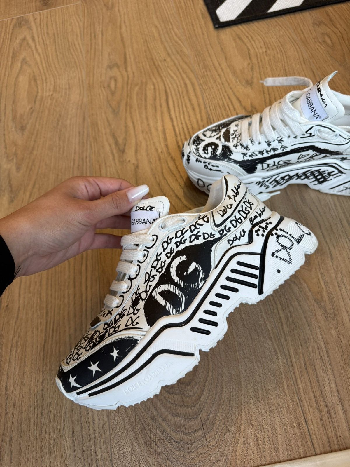 Dolce & Gabbana Hand painted grafitti daymaster sneakers Size US 8 / IT 38 - 4 Thumbnail