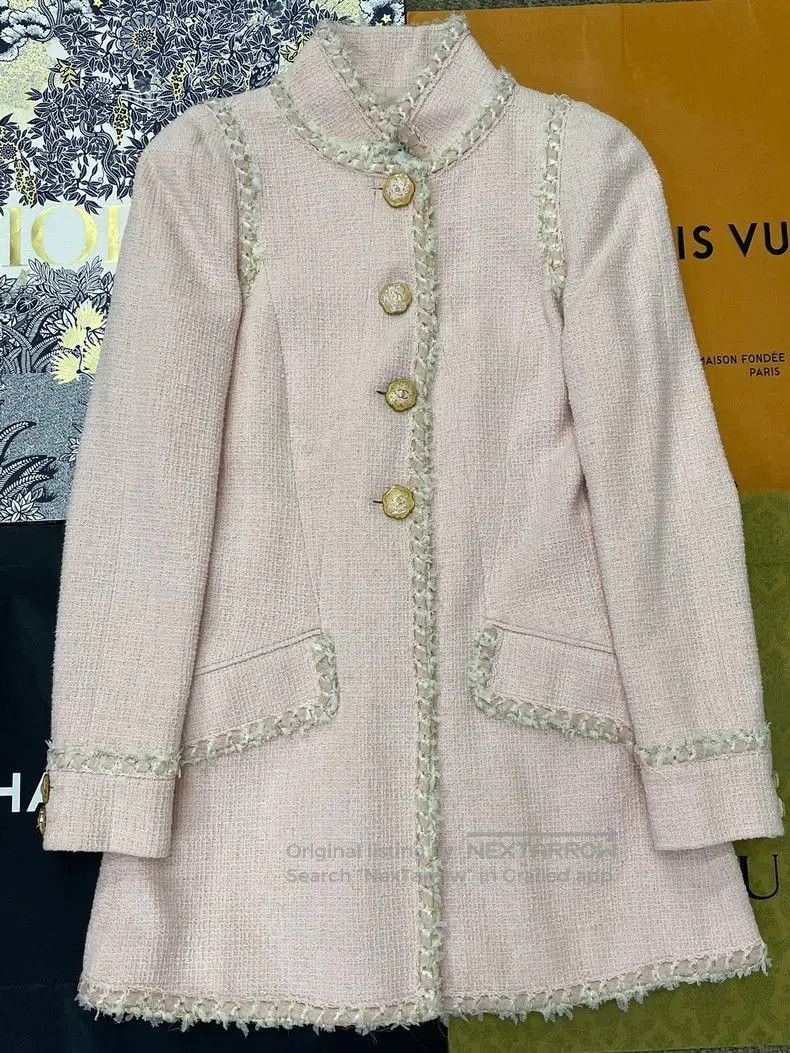 Chanel Chanel Pink Tweed Edge Coat. Size US M / EU 48-50 / 2 - 1 Thumbnail