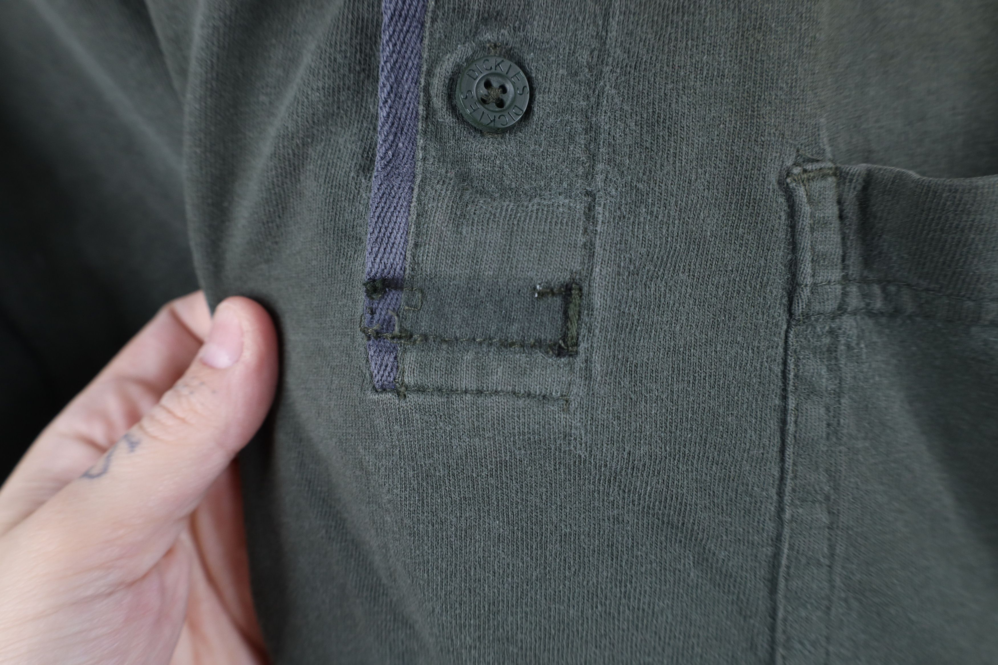 Dickies × Vintage Vintage Dickies Spell Out Short Sleeve Henley T-Shirt Green Size US L / EU 52-54 / 3 - 4 Thumbnail