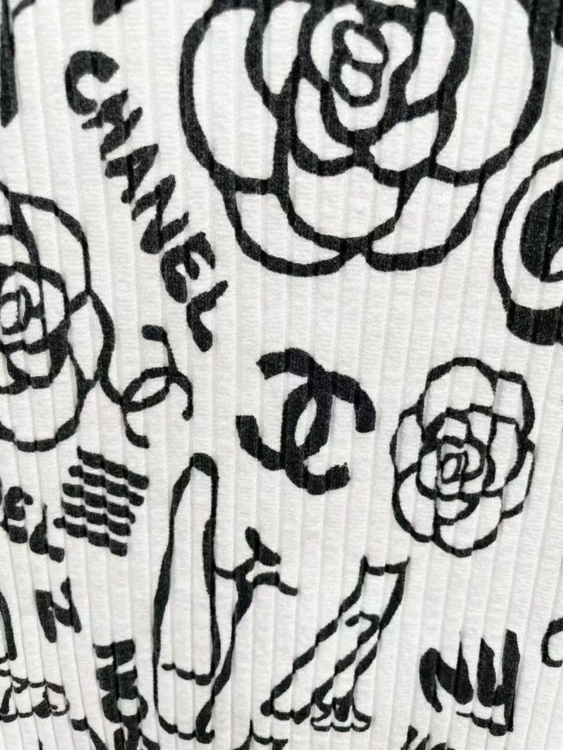 Chanel Chanel Black and white logo graffiti women's vest sleevele Size XXS / US 00 / IT 34 - 4 Thumbnail