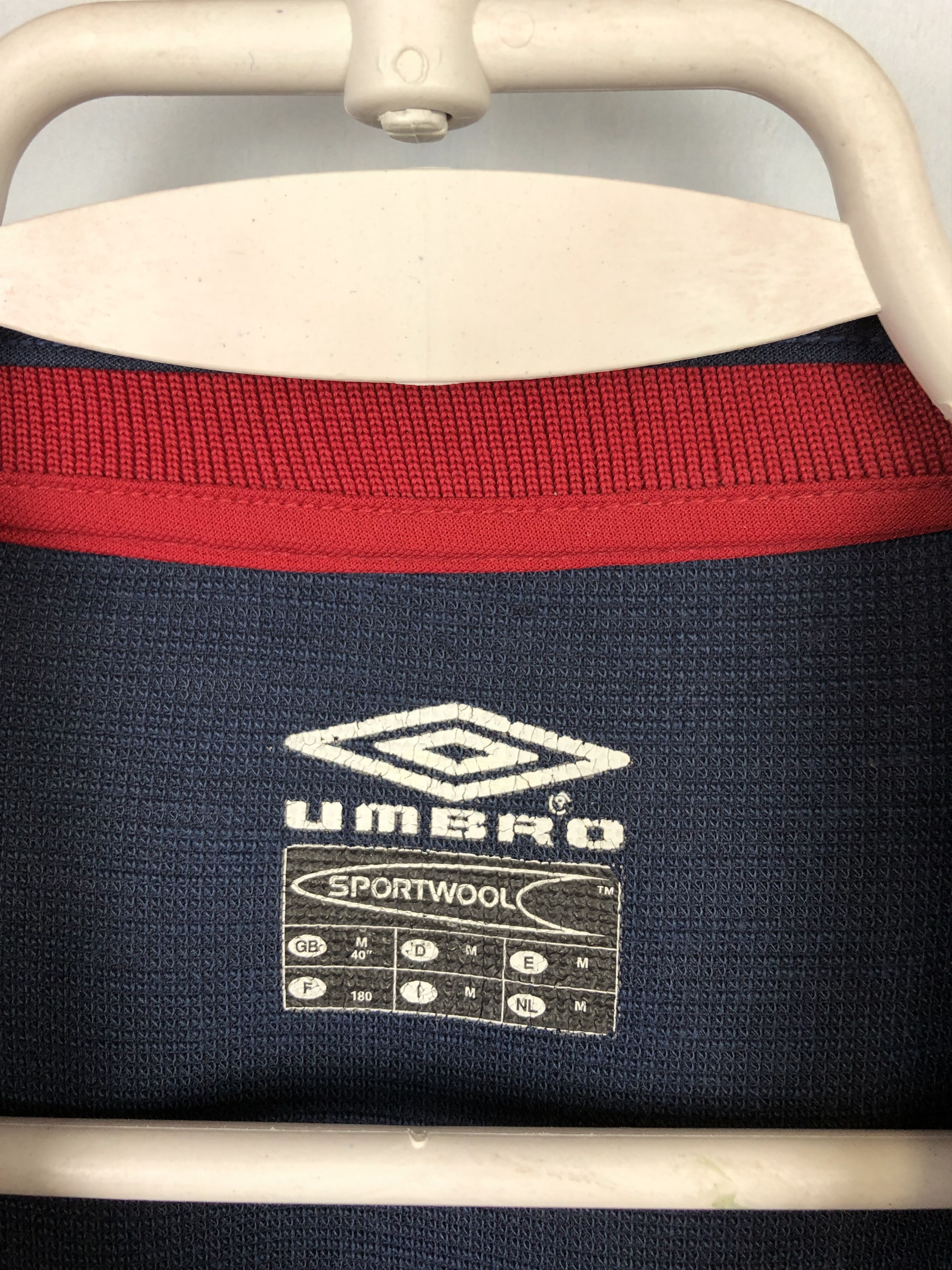 Vintage Manchester United football shirt 2000 Soccer Umbro Jersey Size US M / EU 48-50 / 2 - 6 Thumbnail