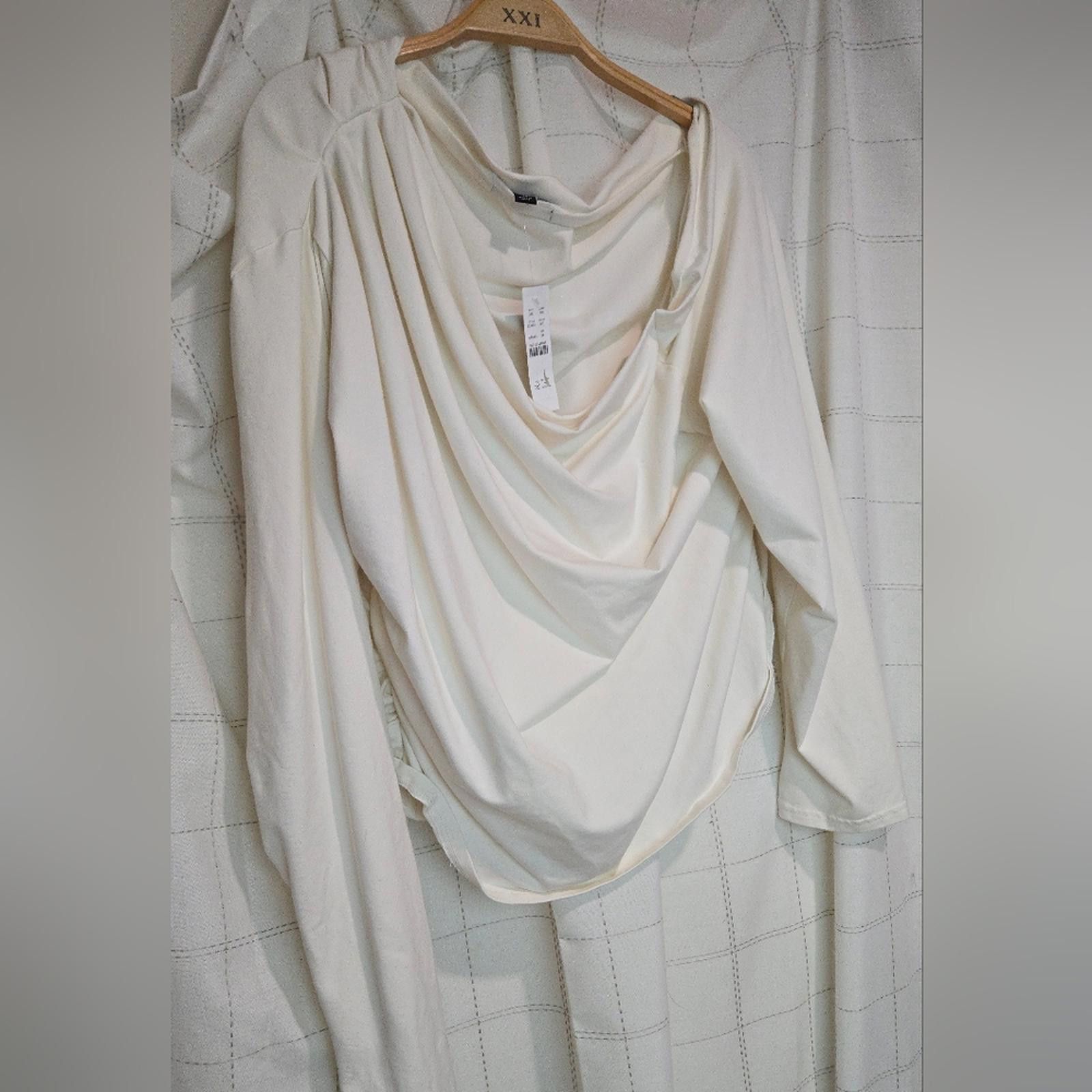 J.Crew J Crew Asymmetrical off-the-shoulder top Size 3XL / US 20-22 - 2 Thumbnail