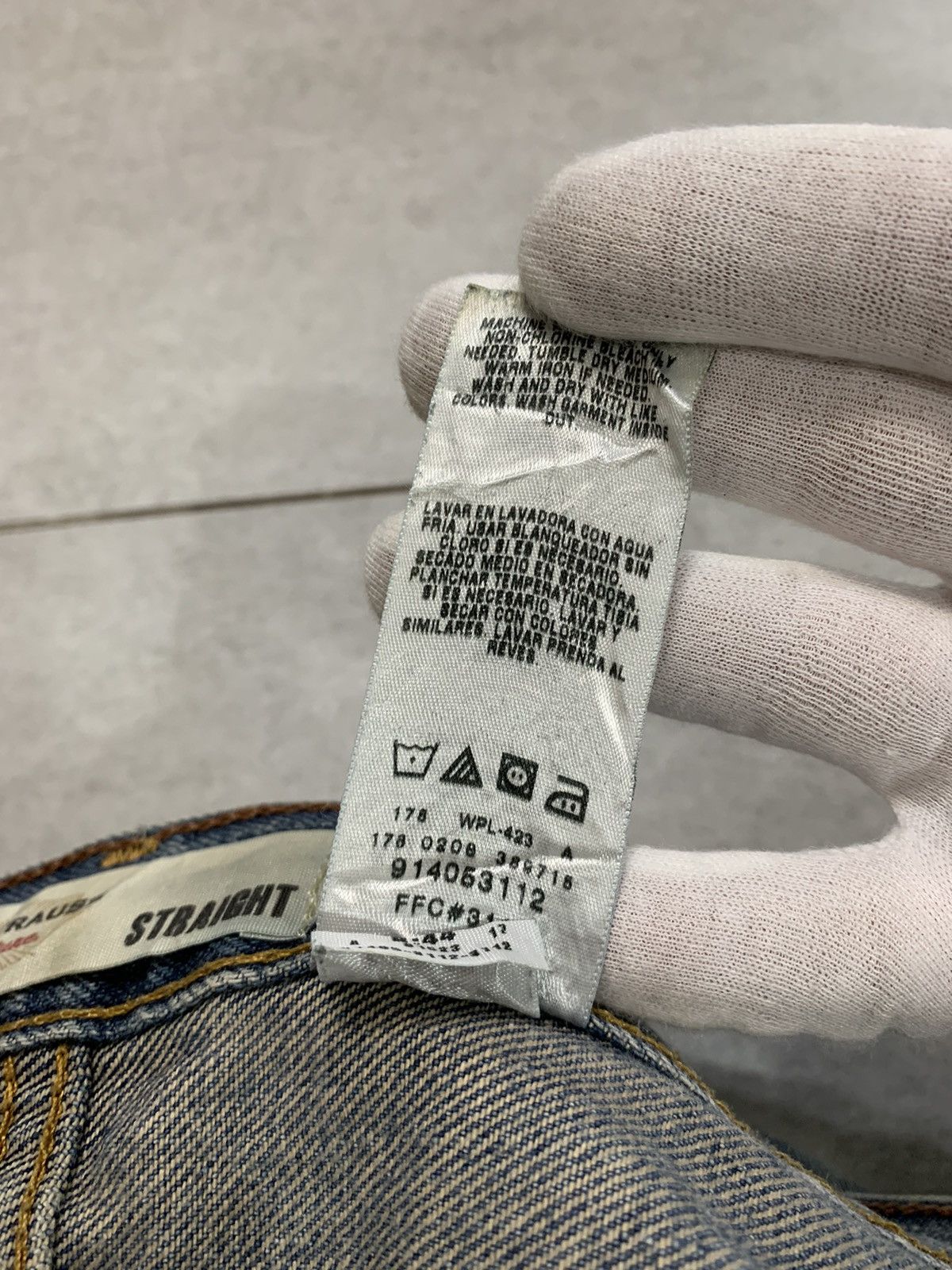 Levi's Vintage Clothing Y2k Vintage 00s straight wide Leg Levi Signature denim jean Size US 34 / EU 50 - 7 Thumbnail