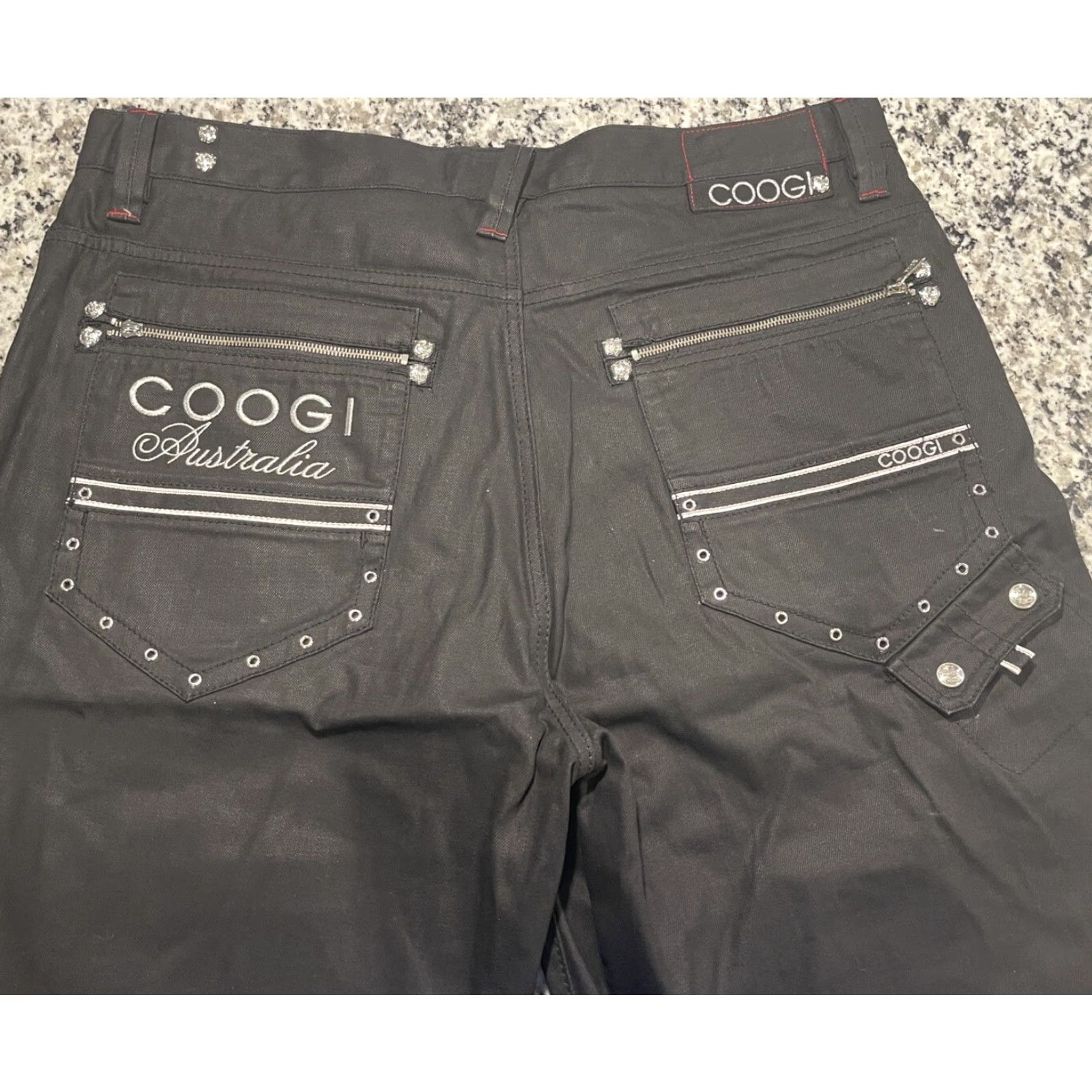 Coogi COOGI Shorts Bermuda Mens Size 41 Black Zipper Embroidery 41 in Inseam 17 Size US 41 - 5 Thumbnail