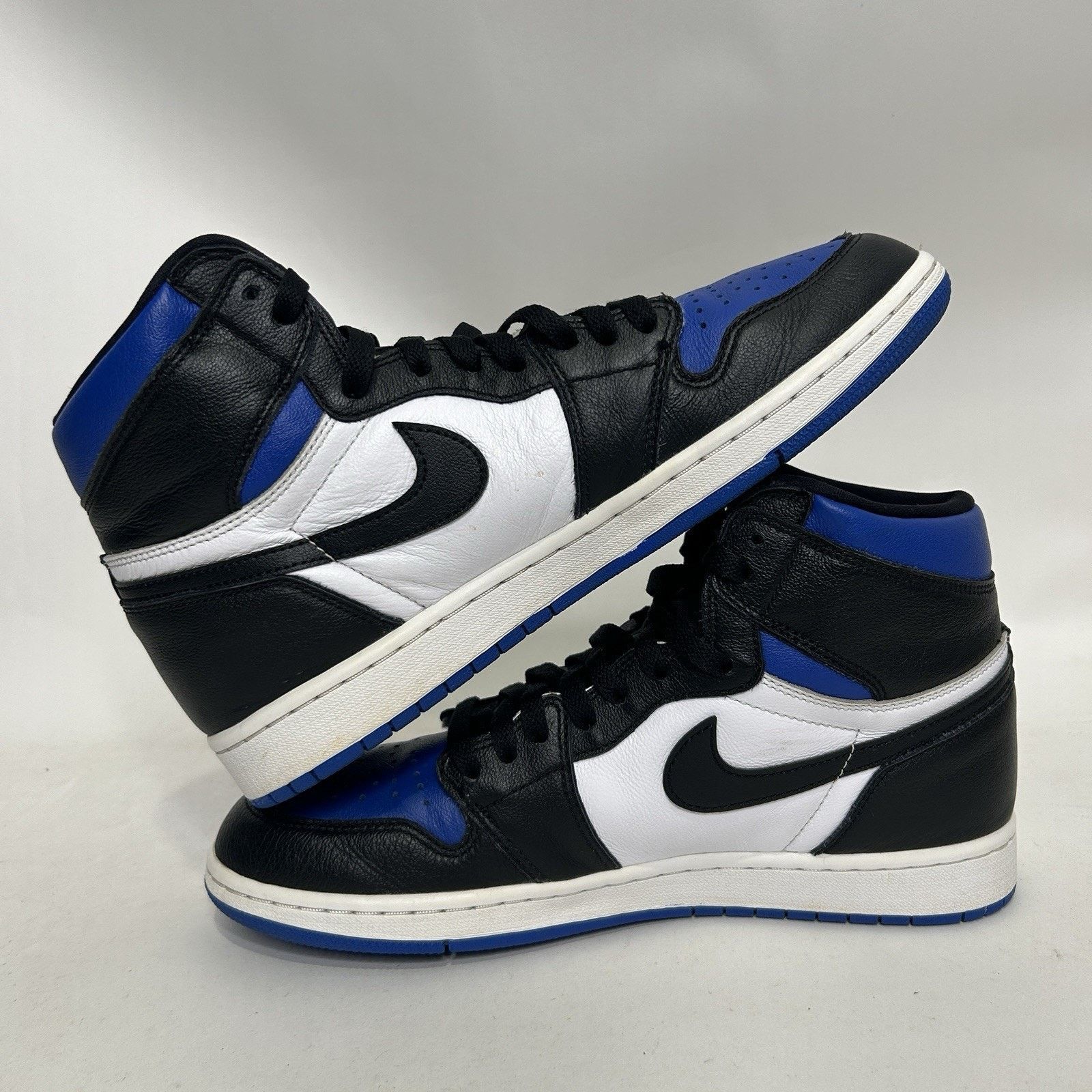 Jordan Brand Nike Air Jordan 1 Retro High OG “Royal Toe” 555088-041 Size US 9.5 / EU 42-43 - 3 Thumbnail