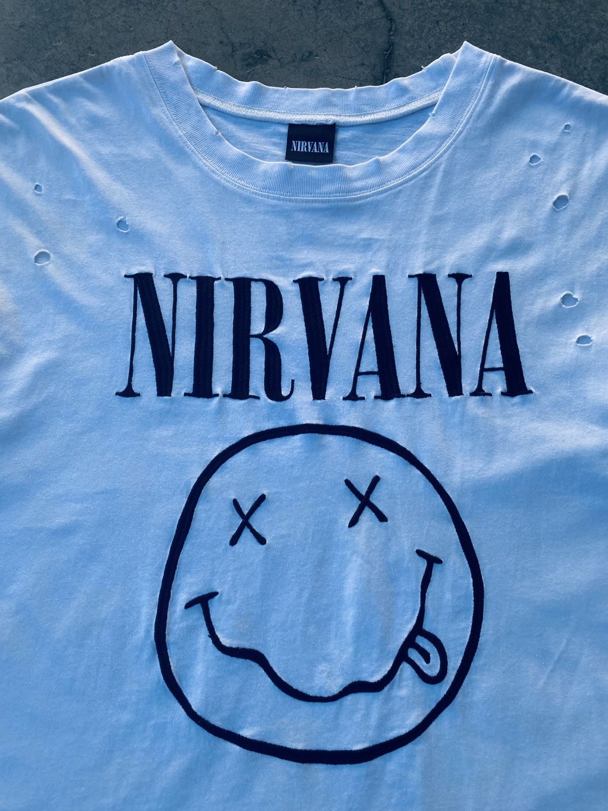 Nirvana Vintage 2017 Nirvana Thrashed By Jouetie Band Tees Size US M / EU 48-50 / 2 - 9 Thumbnail