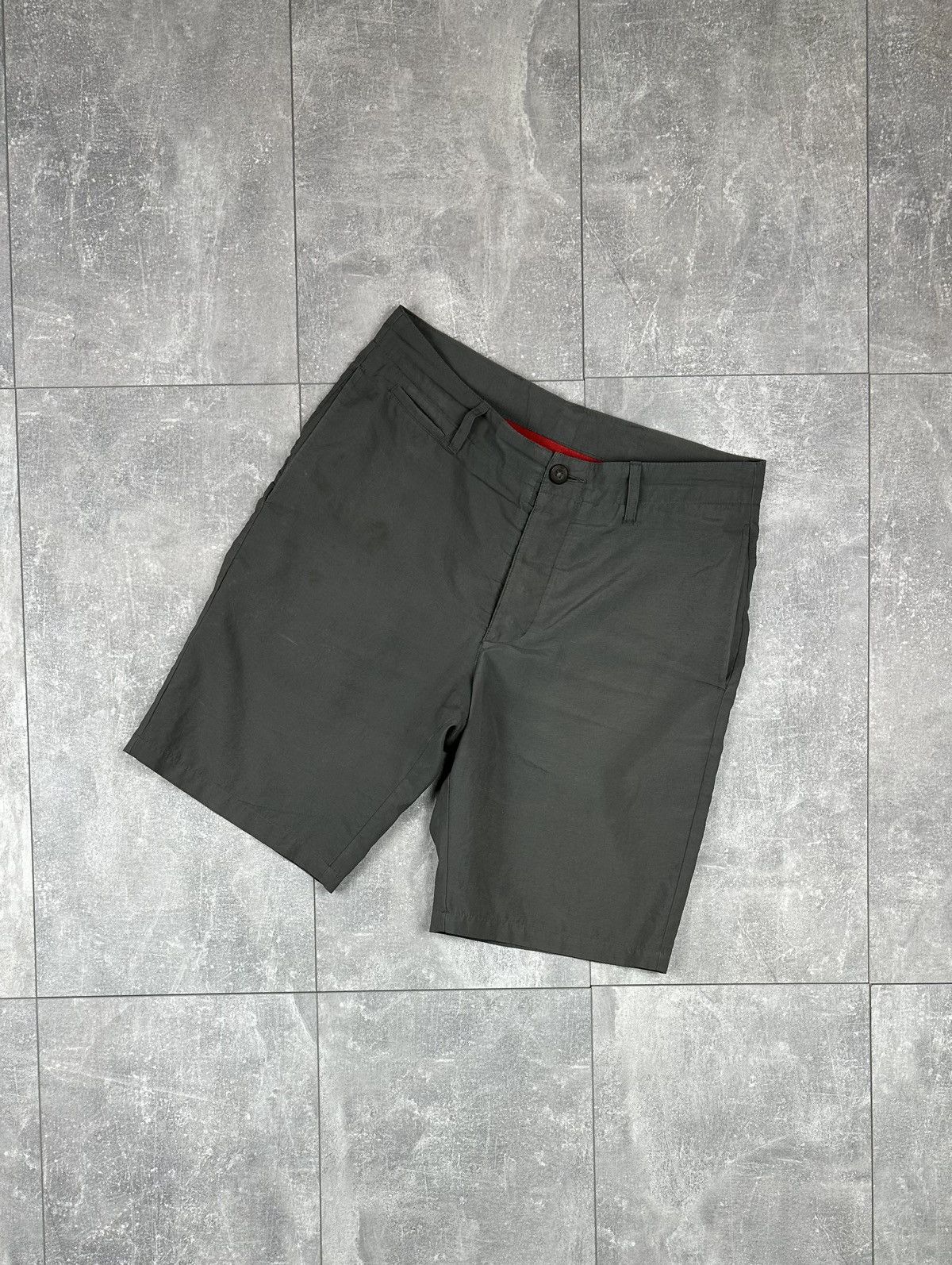 Nike ACG Nike Acg Outdoor Life Small Tab Logo Short Size US 32 / EU 48 - 2 Thumbnail