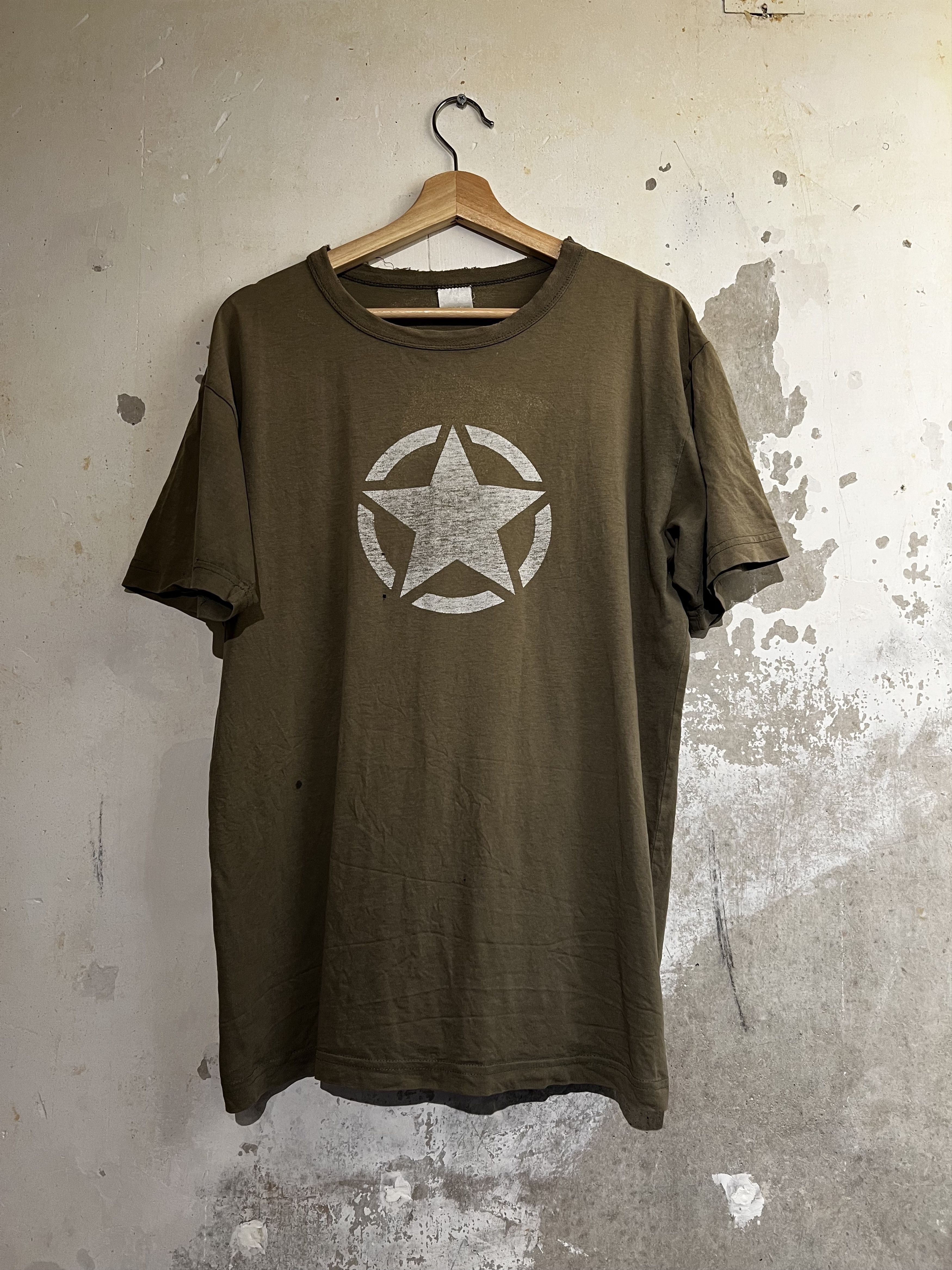 Vintage Vintage distressed Army War Shirt khaki Size US M / EU 48-50 / 2 - 1 Thumbnail