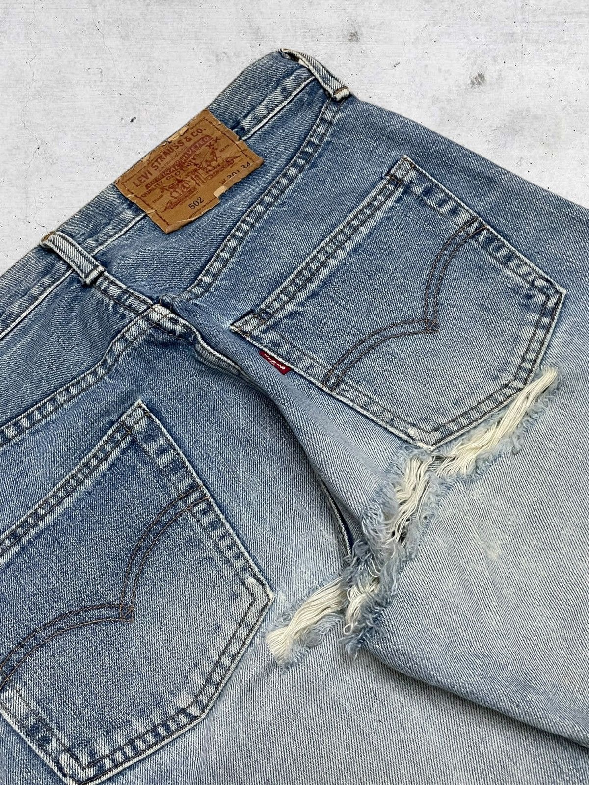 Levi's Vintage Clothing VINTAGE 502 LEVIS 1990S OG DESIGNER DISTRESSED RUGGED DENIM Size US 30 / EU 46 - 16 Thumbnail