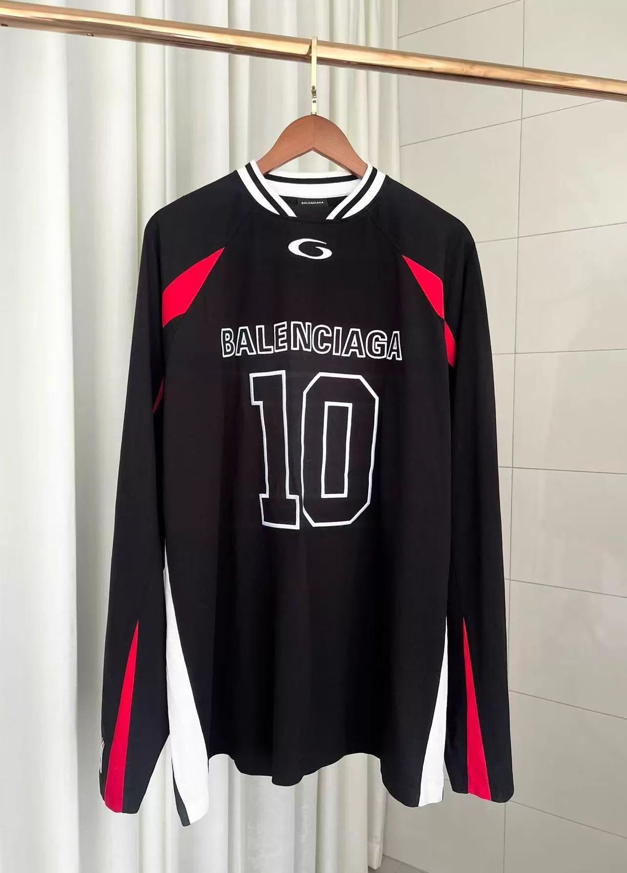 Balenciaga Balenciaga x NBA Black Red Oversized Long Sleeve Jersey L Size US L / EU 52-54 / 3 - 1 Thumbnail