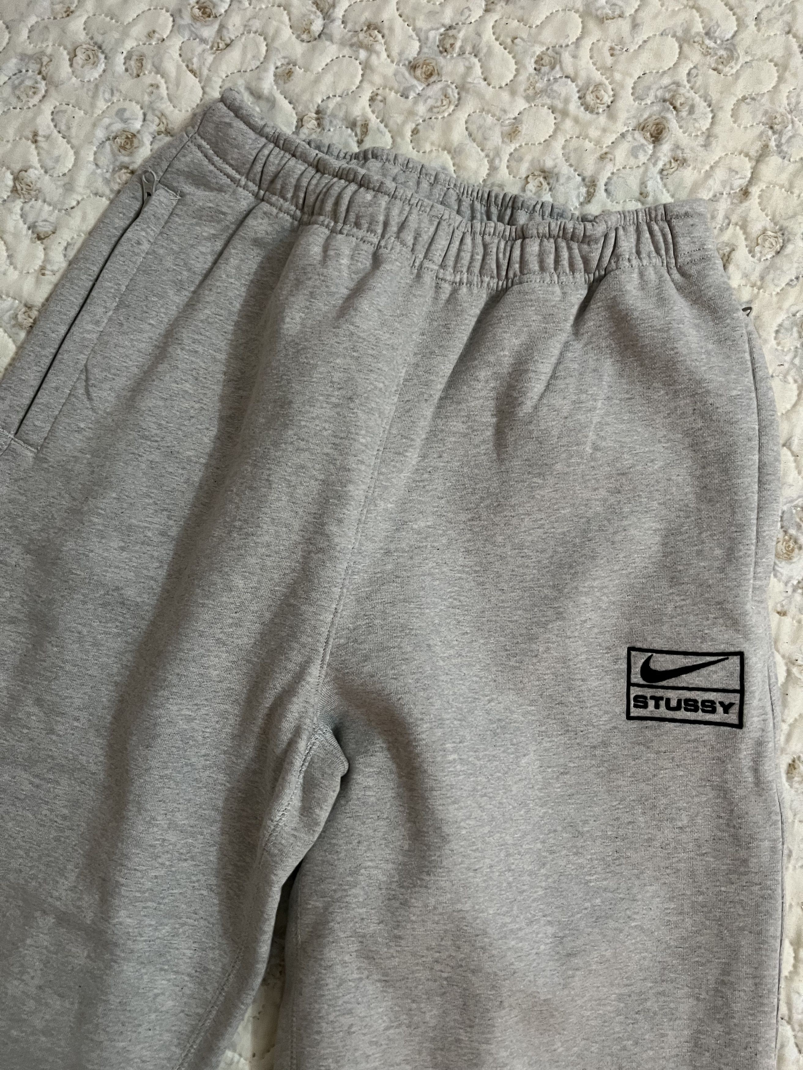 Nike × Stussy XS Nike Stussy Fleece Sweatpants Grey FW25 Fleece joggers Size US 30 / EU 46 - 15 Thumbnail