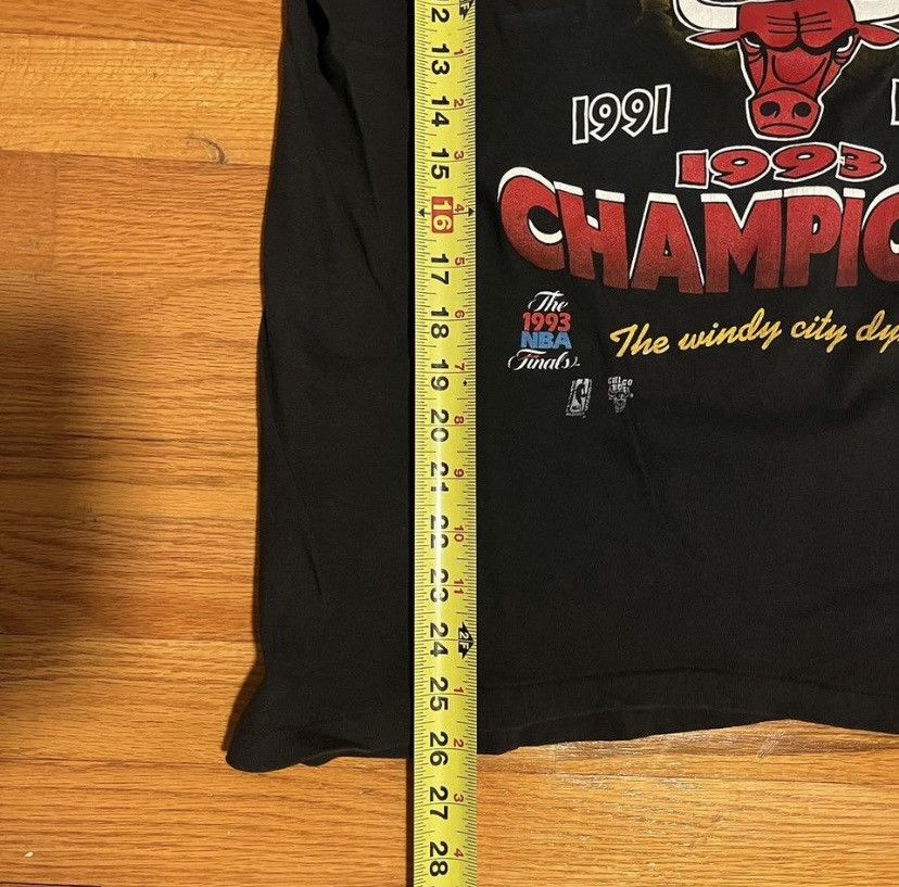 Vintage Vintage Starter Chicago Bulls Shirt Size US XL / EU 56 / 4 - 2 Thumbnail