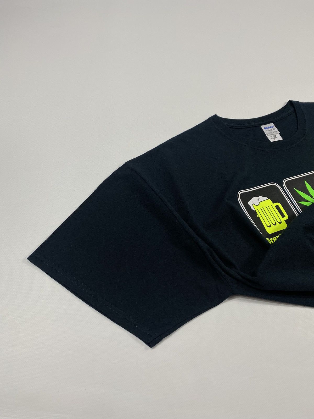 Gildan 🔥LASTDROP🔥 Amsterdam Perfect Threesome Drunk Stoned Horny Size US XXL / EU 58 / 5 - 6 Thumbnail