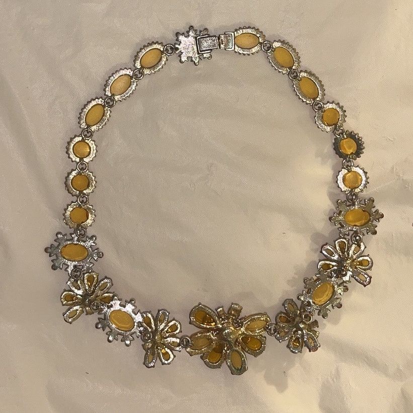 Banana Republic Banana Republic floral yellow Gold Jewel Statement Necklace Size ONE SIZE - 6 Thumbnail