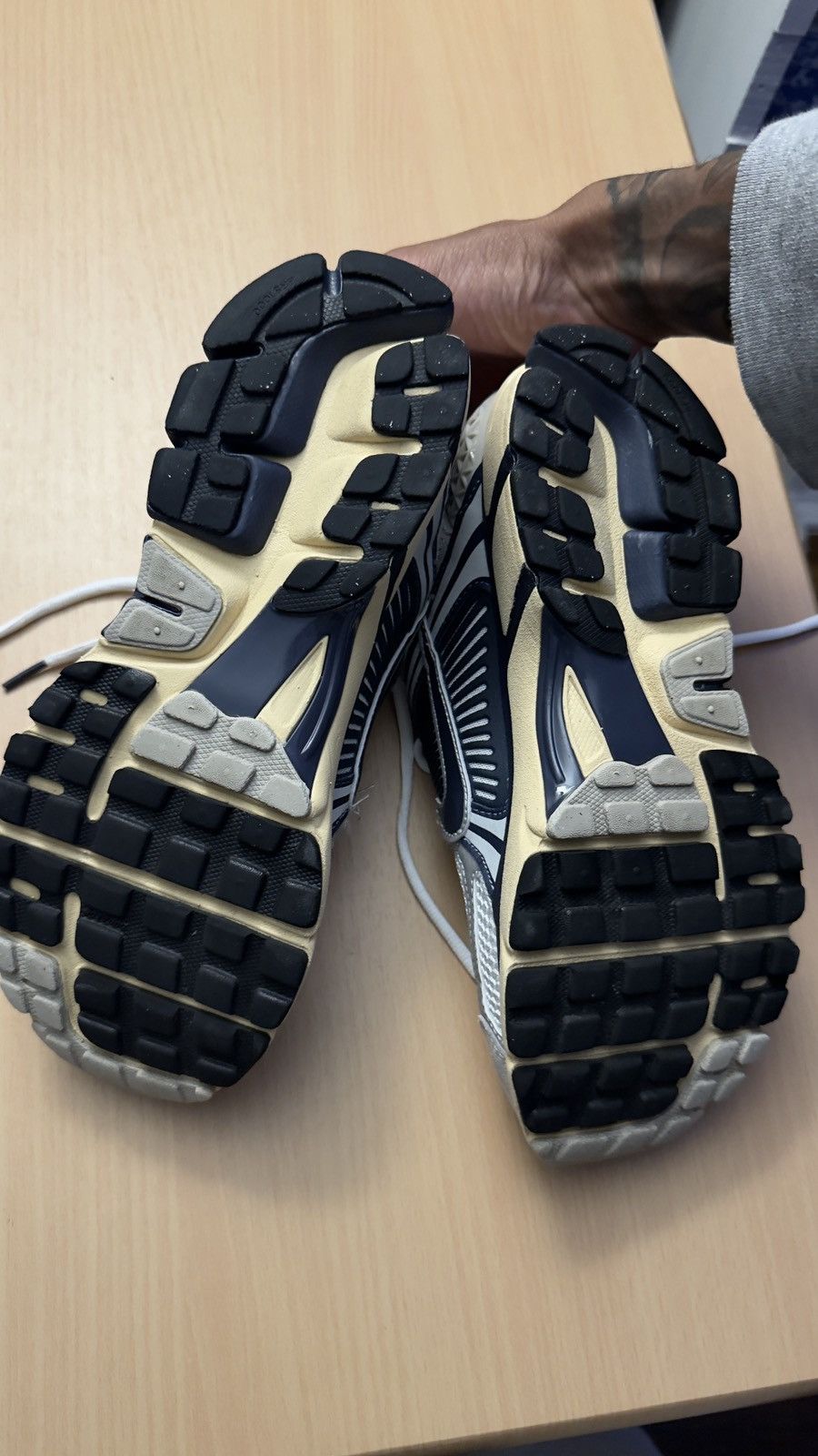 Nike Nike Zoom Vomero 5 Size US 8.5 / EU 41-42 - 6 Thumbnail