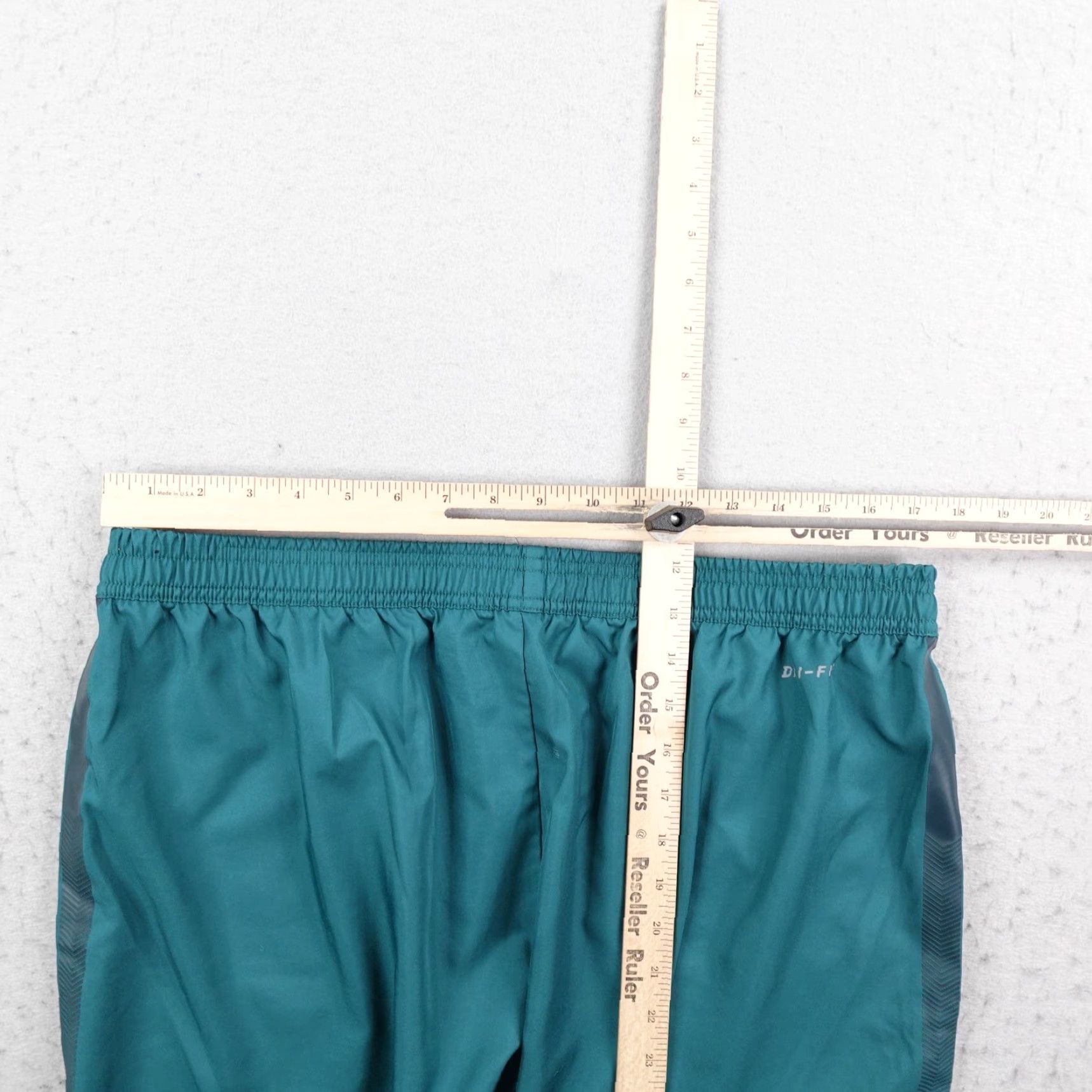 Nike Nike Shorts Mens 2XL Green Dri Fit Performance Athletic Workout Gym Basketball Shorts Size US 39 - 7 Thumbnail
