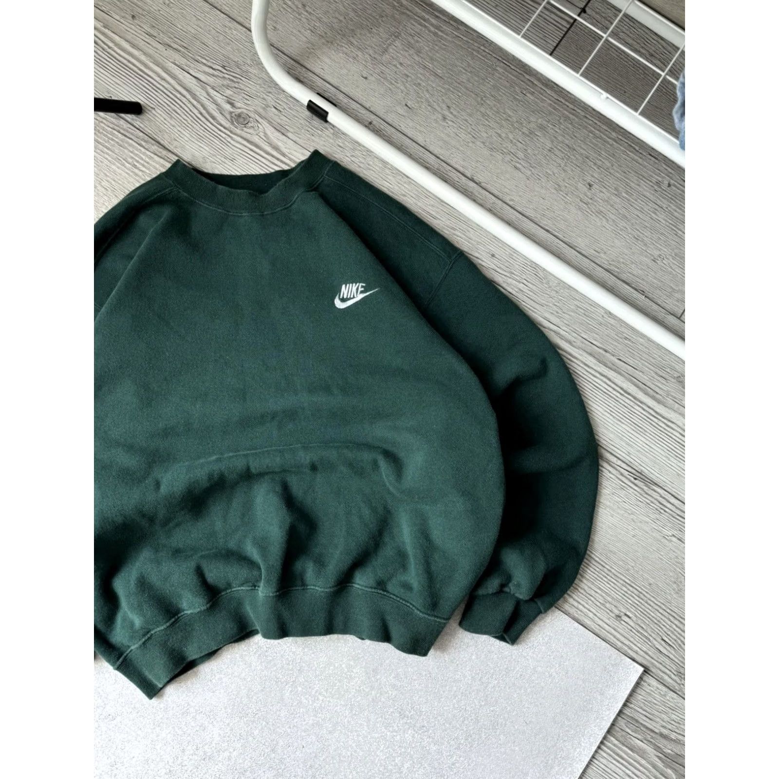 Nike VINTAGE Nike Sweatshirt M Adults Green 90s Retro Y2K Boxy Distressed Streetwear Mens Size US M / EU 48-50 / 2 - 3 Thumbnail