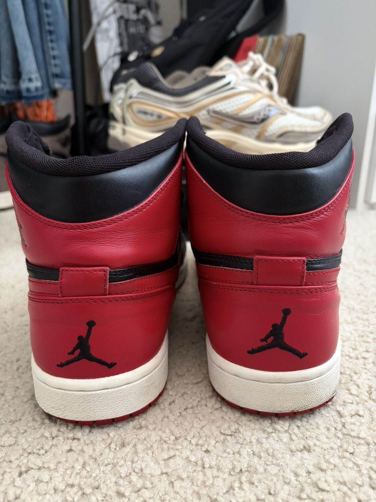 Jordan Brand Air Jordan 1 High Retro DMP Chicago Bulls 2009 Bred VNDS Size US 11 / EU 44 - 10 Thumbnail