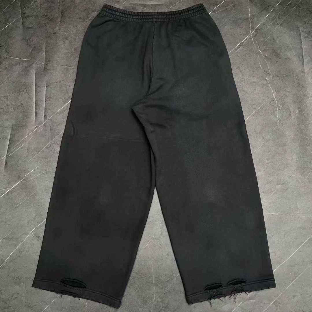 Balenciaga balenciaga 24fw baggy planet logo pants Size US 26 / EU 42 - 2 Thumbnail