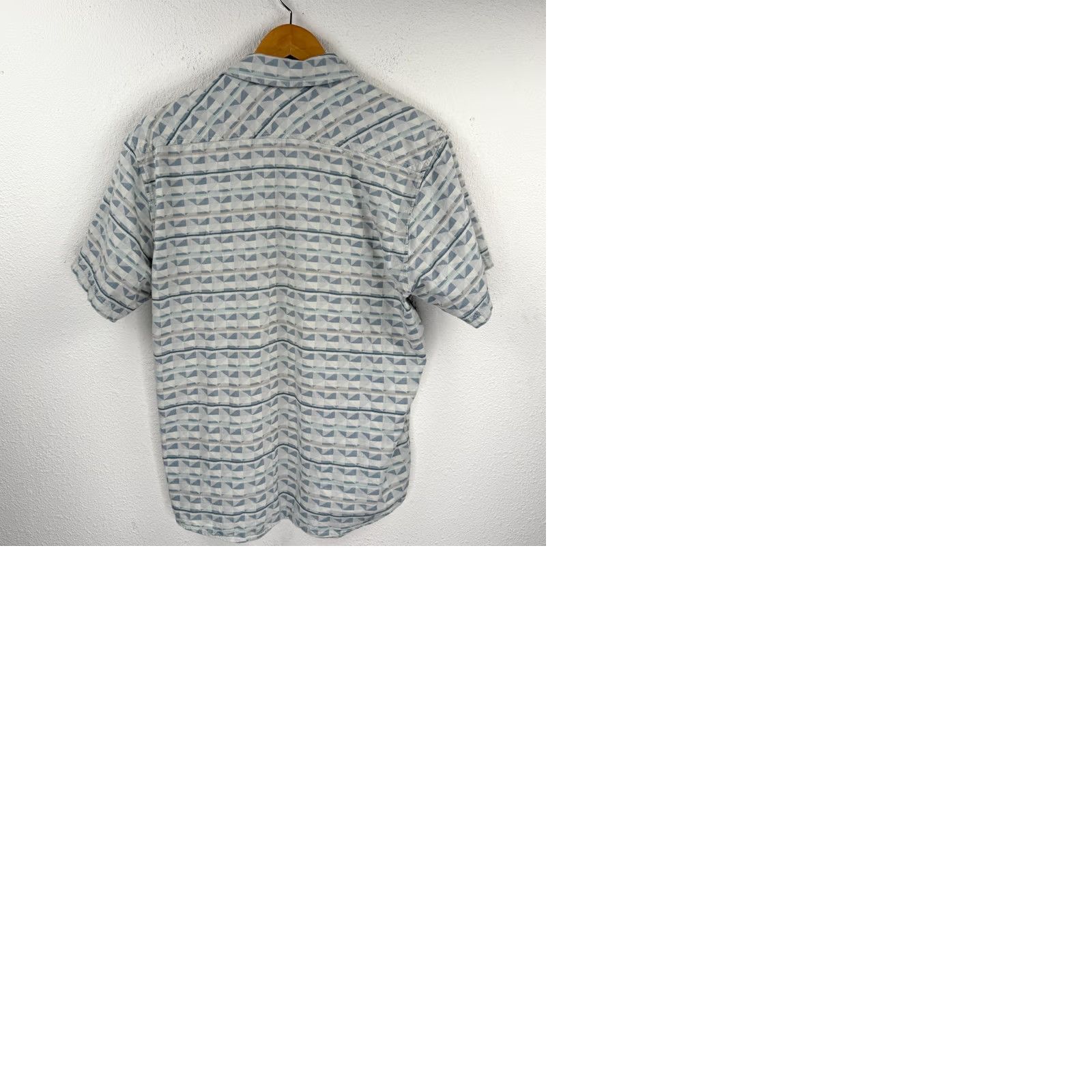 Howler Brothers Howler Brothers Shirt Mens M Preppy 100% Cotton Button Up Short Sleeve Blue Geometric Pattern Regular Fit 46 Chest Adult Men Size US M / EU 48-50 / 2 - 9 Thumbnail