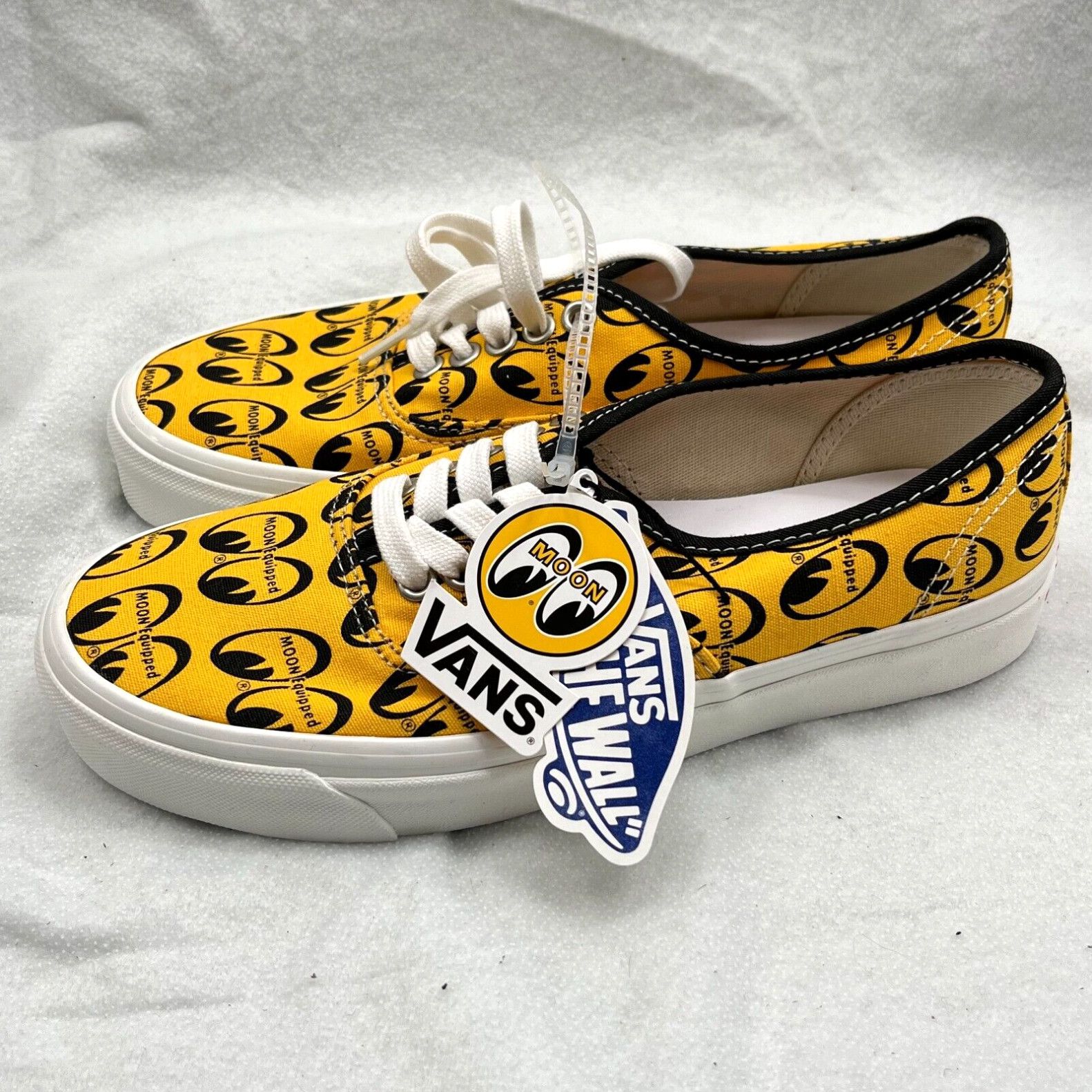 image of Vans X Mooneyes Authentic 44 Dx Anaheim Factory Mens 7 Women's 8.5 Sneakers 2022 in White