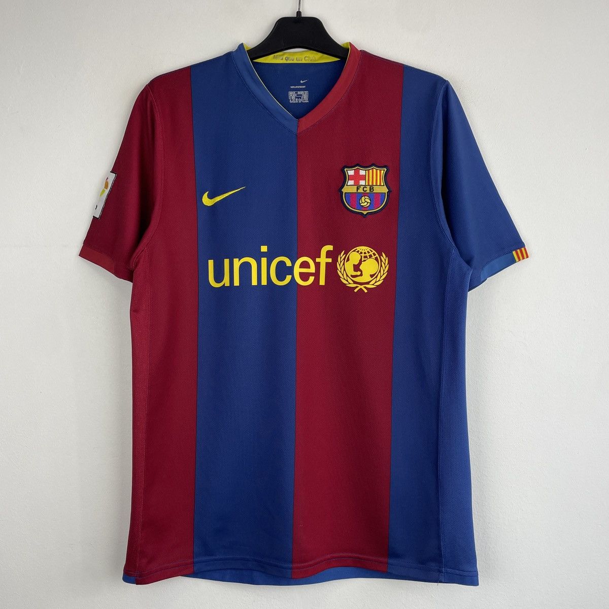 Nike Vintage Barcelona Home Jersey Nike Men’s Shirt 2006/2007 Size US M / EU 48-50 / 2 - 1 Thumbnail