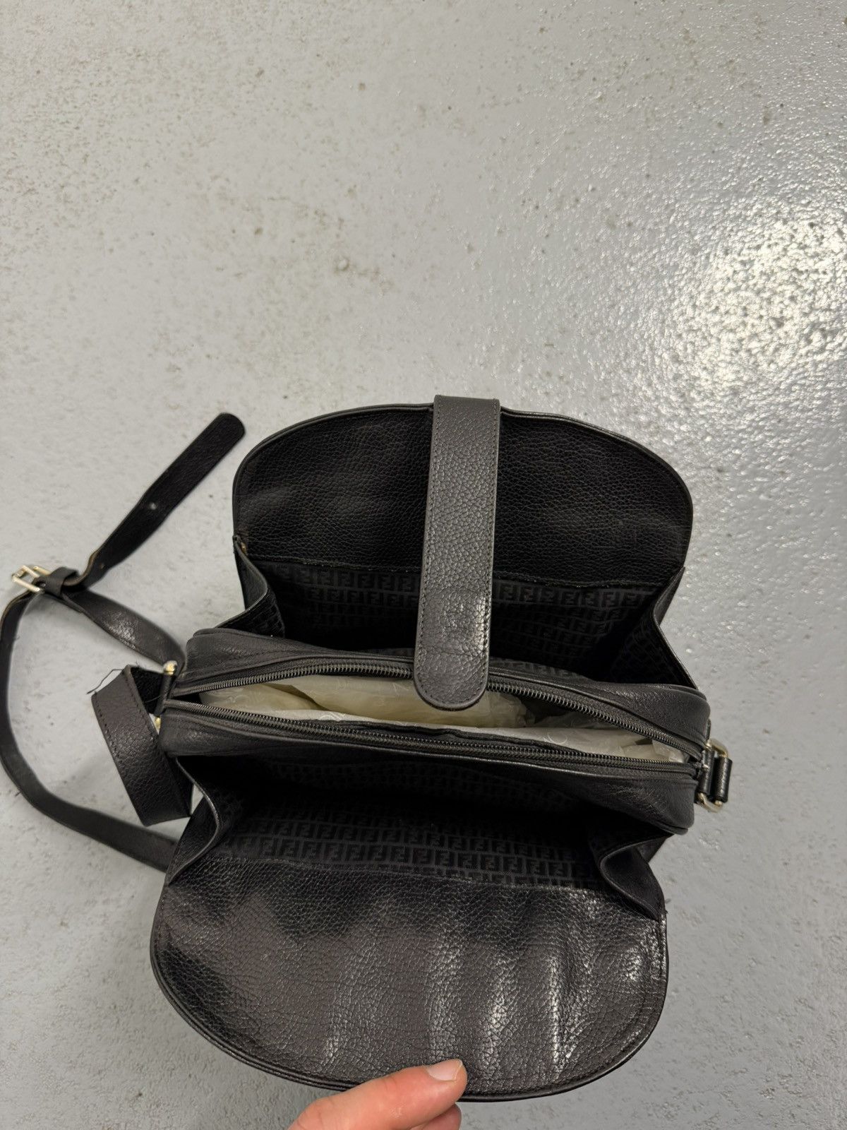 Fendi Vintage Fendi Leather Crossbody Bag Size ONE SIZE - 12 Thumbnail