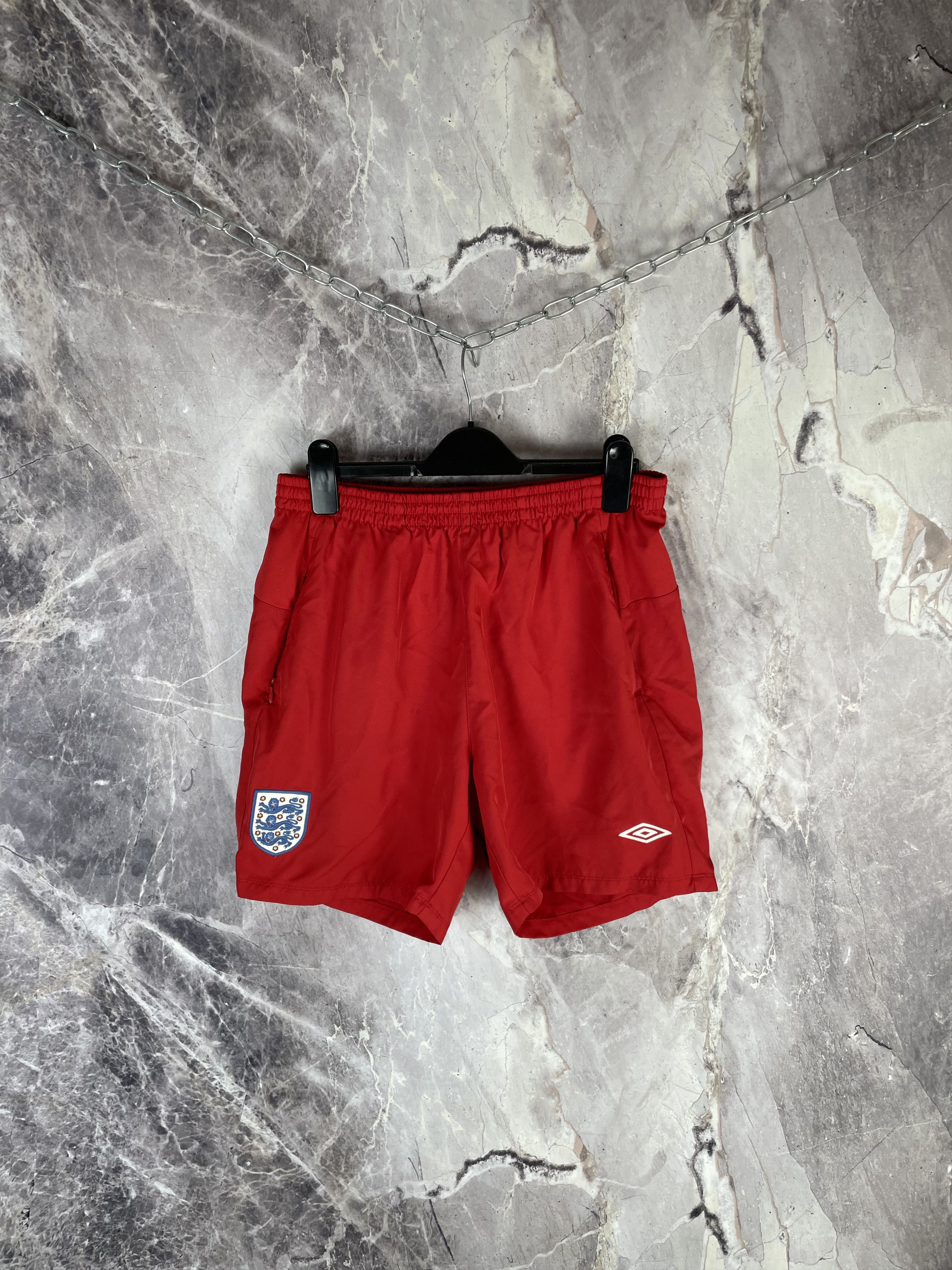 Umbro Umbro England Vintage Shorts Size US 32 / EU 48 - 1 Thumbnail