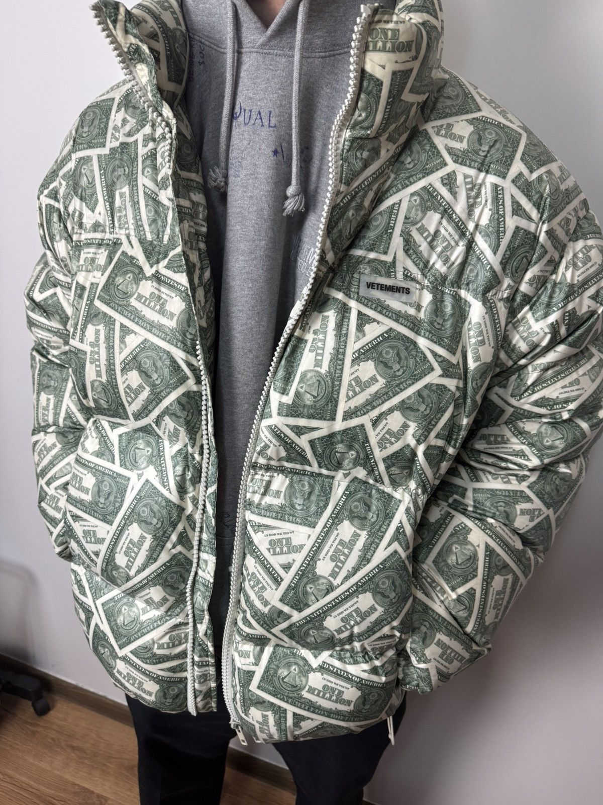Vetements Vetements Million Dollar Print Down Puffer Jacket Luxury Size US S / EU 44-46 / 1 - 4 Thumbnail