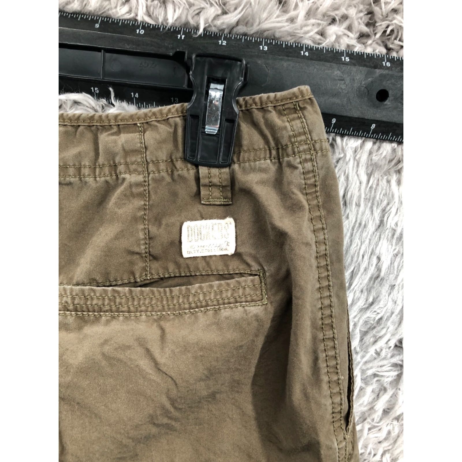Dockers DOCKERS Relaxed Cargo Shorts Mens Size 34 Mid Rise Beige Medium Wash Canvas 5-Pocket Utility Style Casual Belt Loops Size US 34 / EU 50 - 4 Thumbnail