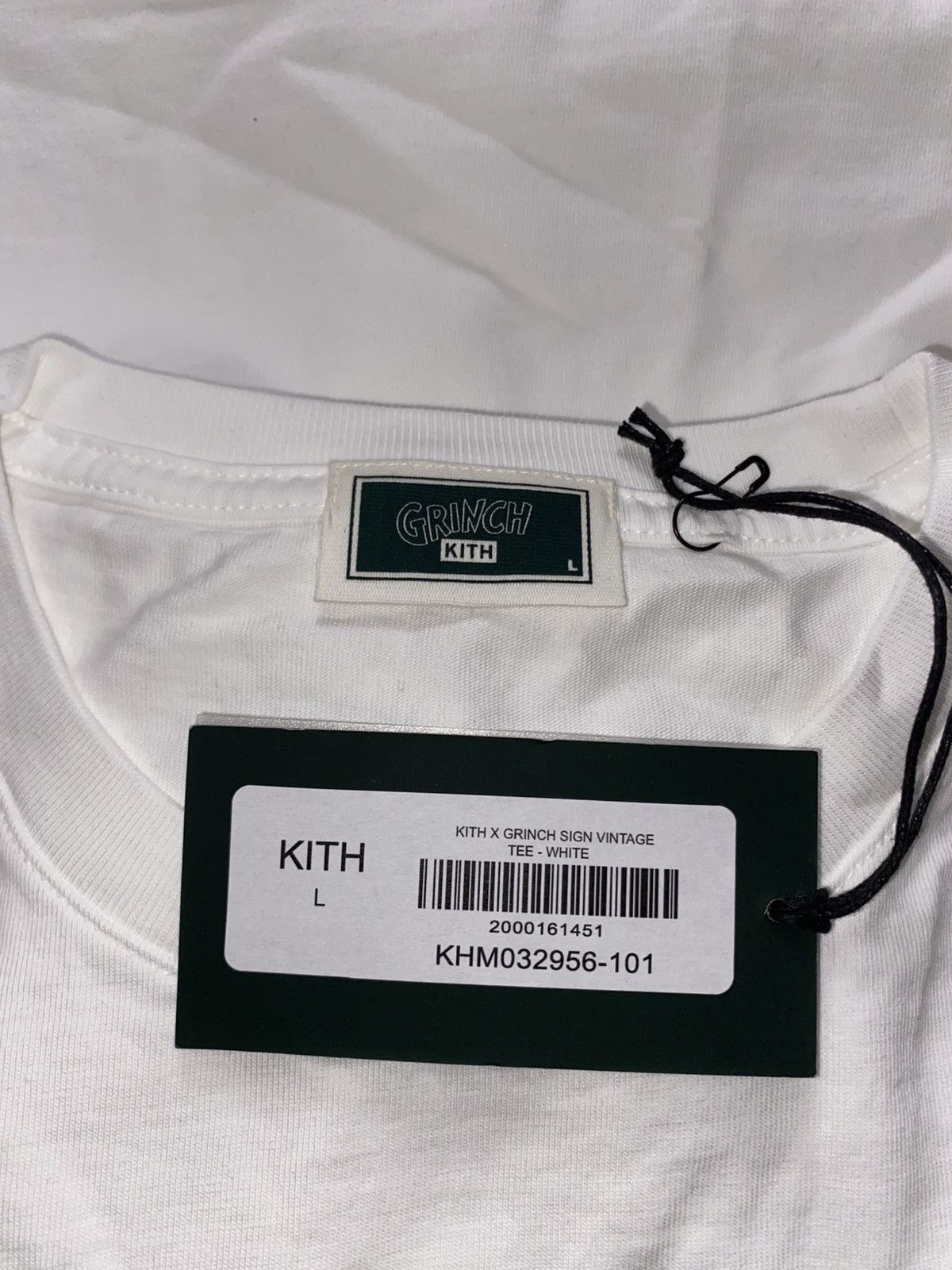 Kith Kith x The Grinch Sign Vintage Tee White Size US L / EU 52-54 / 3 - 3 Thumbnail