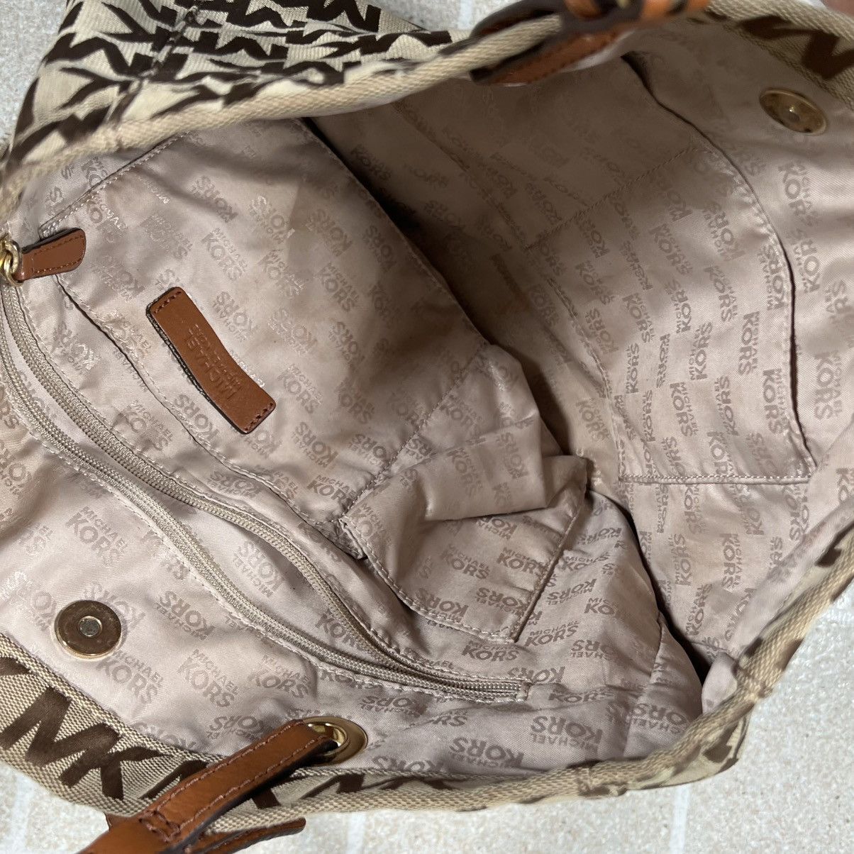Michael Kors MICHAEL Michael Kors Tote Bag Large Beige Mocha Canvas Logo Size ONE SIZE - 6 Thumbnail