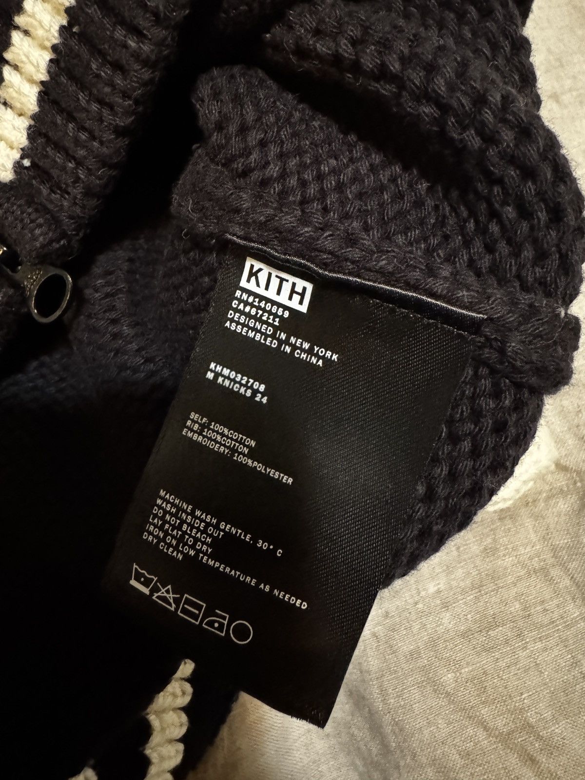Avirex × Kith Kith knicks avirex wyona full zip sweater black Size US L / EU 52-54 / 3 - 8 Thumbnail