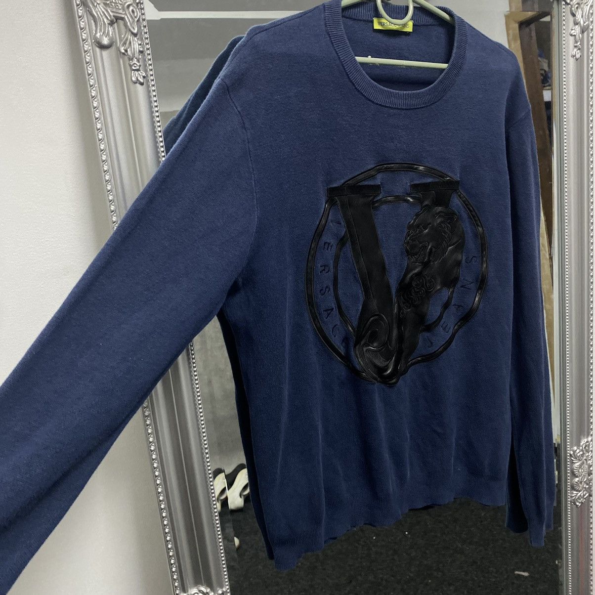 Versace Vintage Versace big logo sweatshirt navy Size US L / EU 52-54 / 3 - 4 Thumbnail