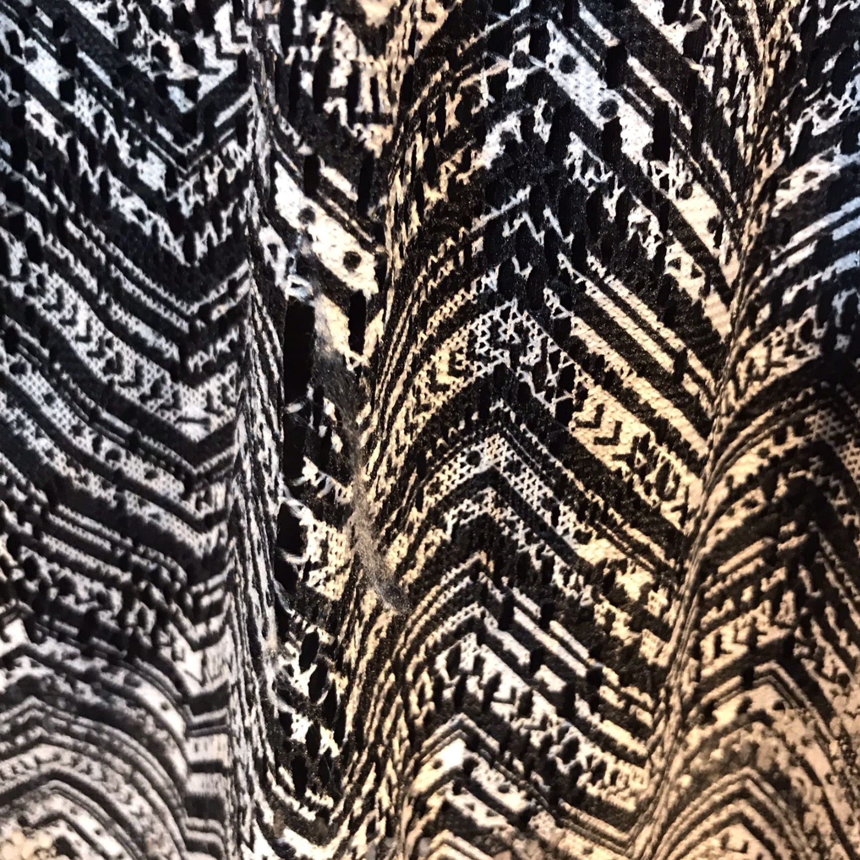 Vintage No Boundaries Black/White Chevron Ruffled Asymmetrical Midi Skirt Womens Size L (11-13) Size 36" / US 14 / IT 50 - 3 Thumbnail
