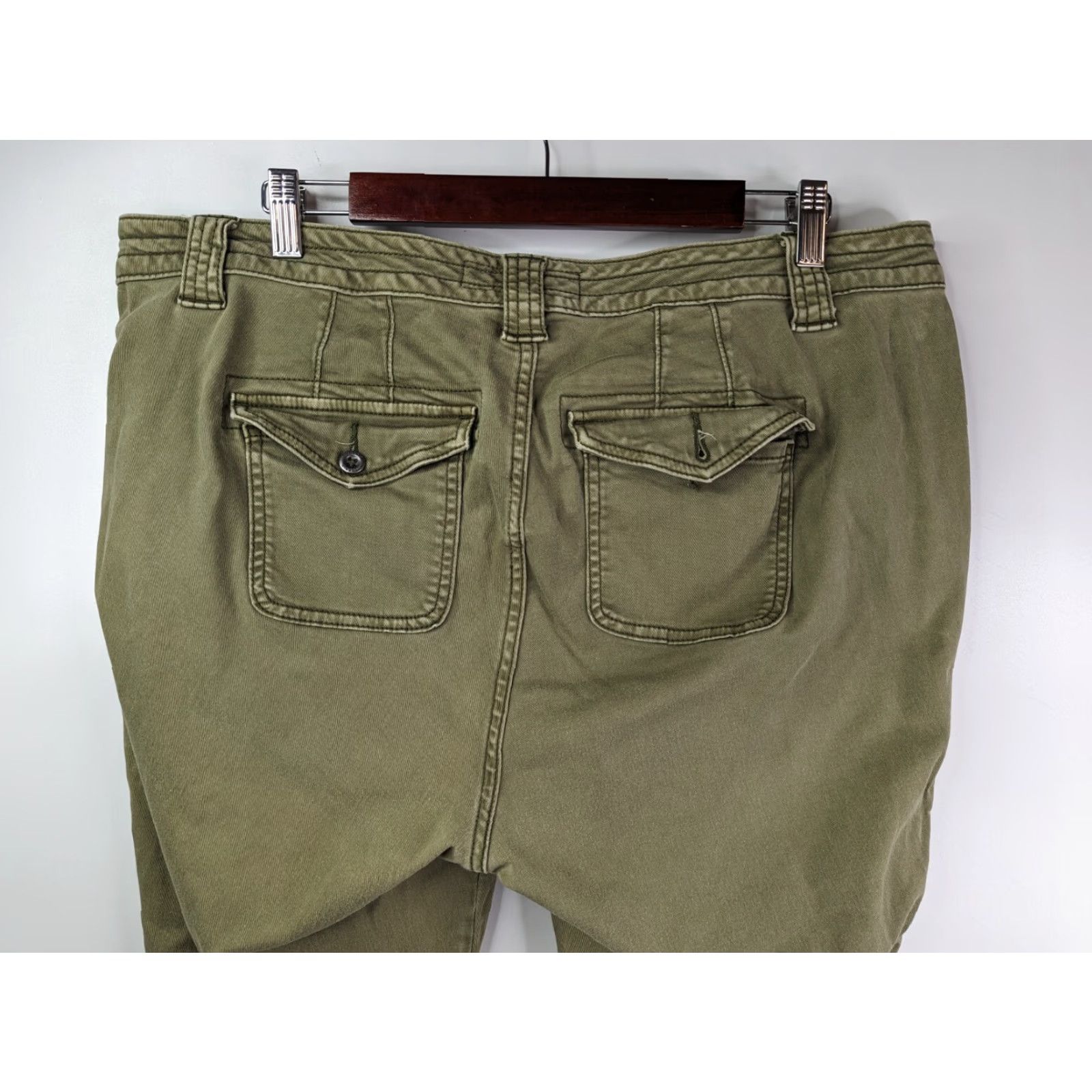 Torrid Torrid Pants Womens 16 Crop Twill Military Olive Green Stretch Cotton Pockets Size 38" / US 16 / IT 52 - 5 Thumbnail