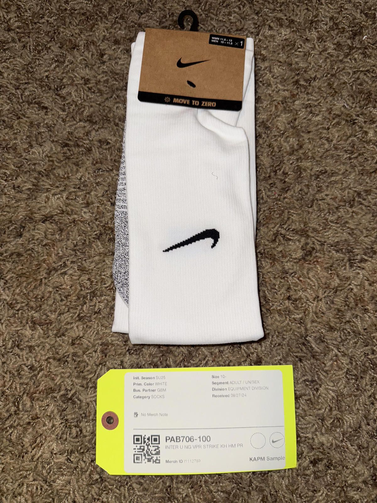 Nike Nike Men’s Inter Milan 2025-2026 Away Vapor Strike Knee-High Socks Sample Size ONE SIZE - 8 Thumbnail