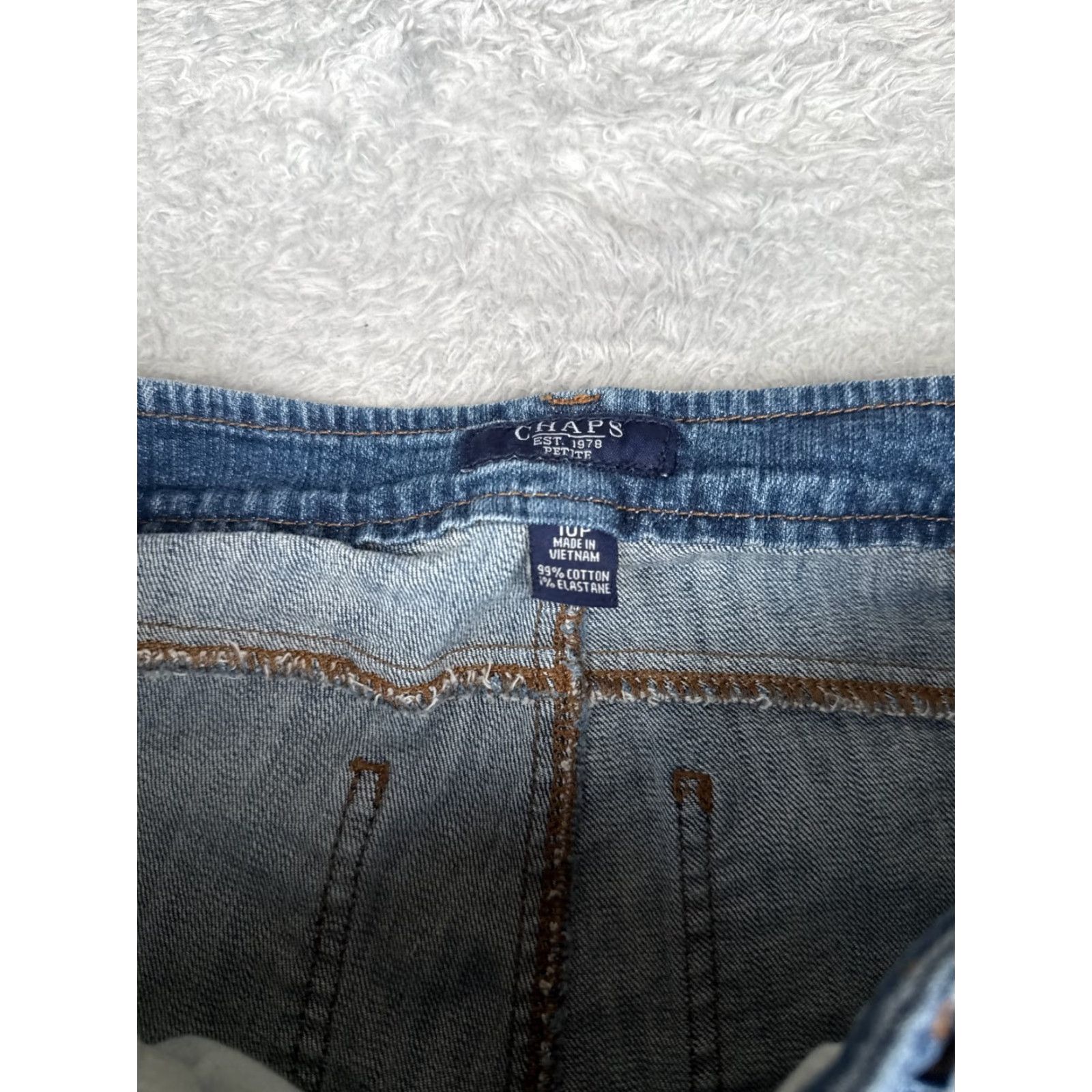 Chaps Chaps Jeans Women 10P Petite 29x20 Blue Denim Capri Crop Mid Rise Cotton Blend Size 32" / US 10 / IT 46 - 6 Thumbnail