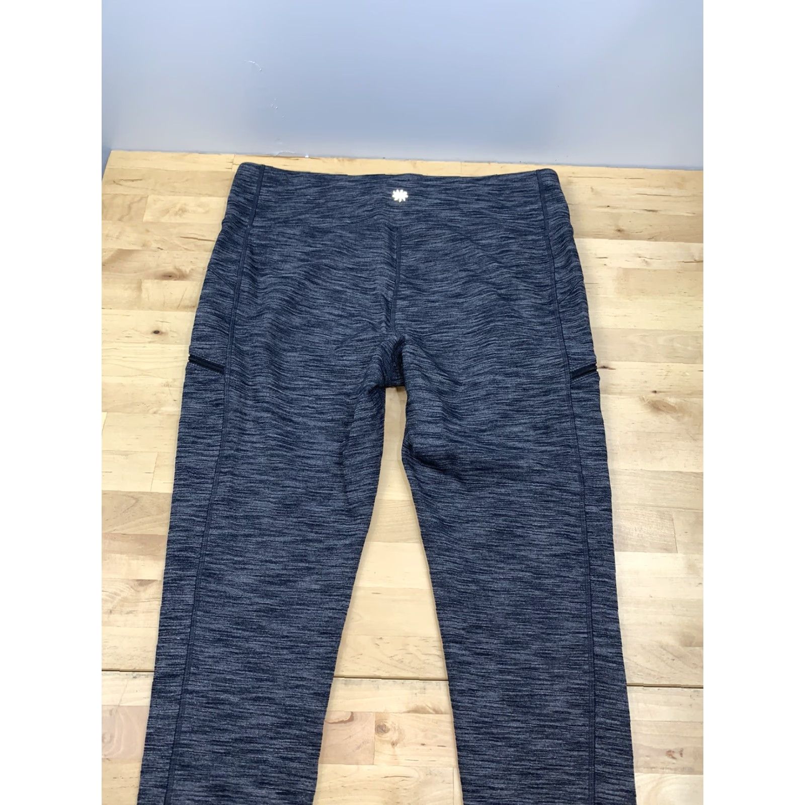 Athleta Athleta Leggings L Gray Pockets Zipper Workout Gym Outdoor Women Size 36" / US 14 / IT 50 - 3 Thumbnail
