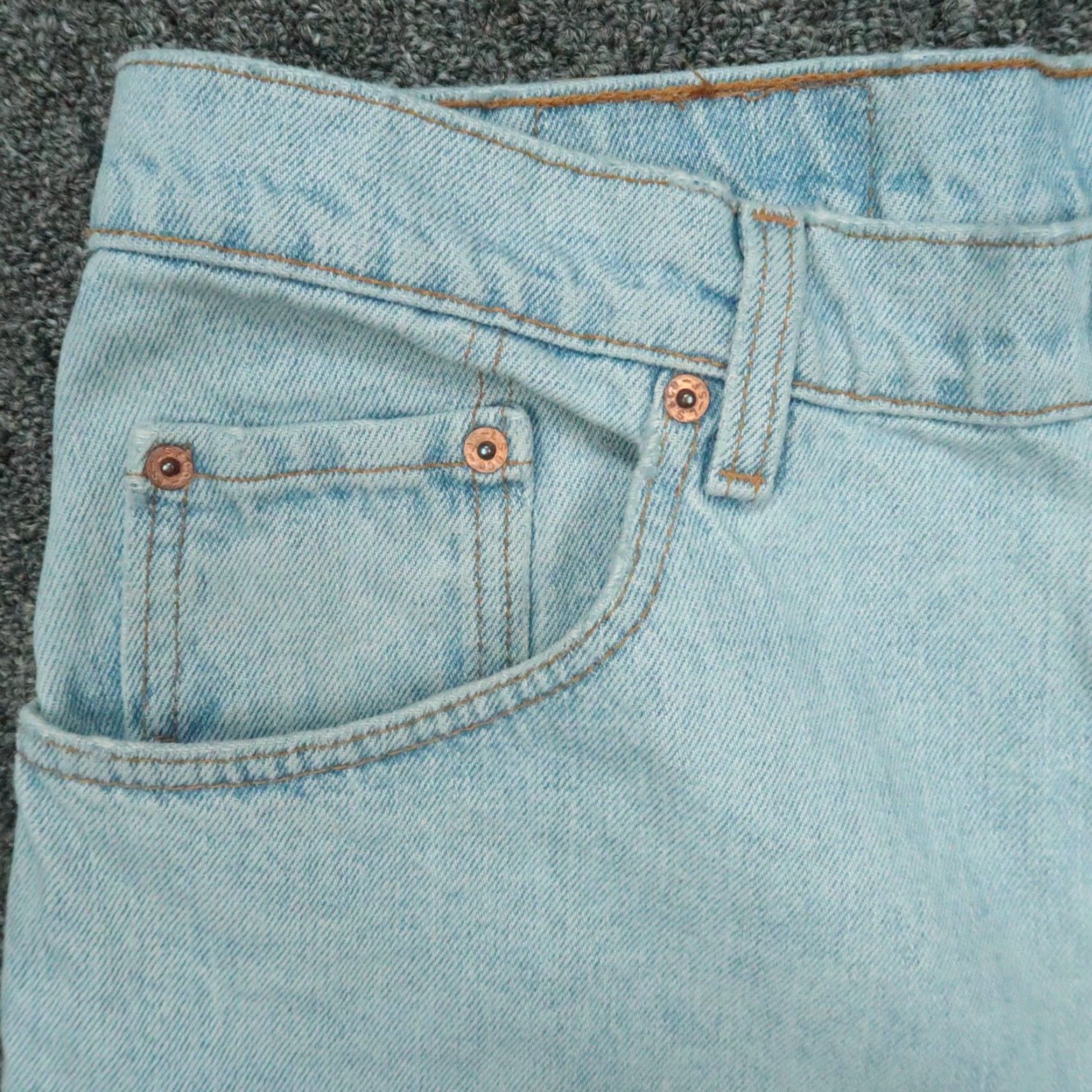 Levi's VINTAGE Levi's Jeans Mens 36x28 Blue 560 Tapered 5-Pocket Denim USA 1990s Men Jeans Size US 36 / EU 52 - 3 Thumbnail